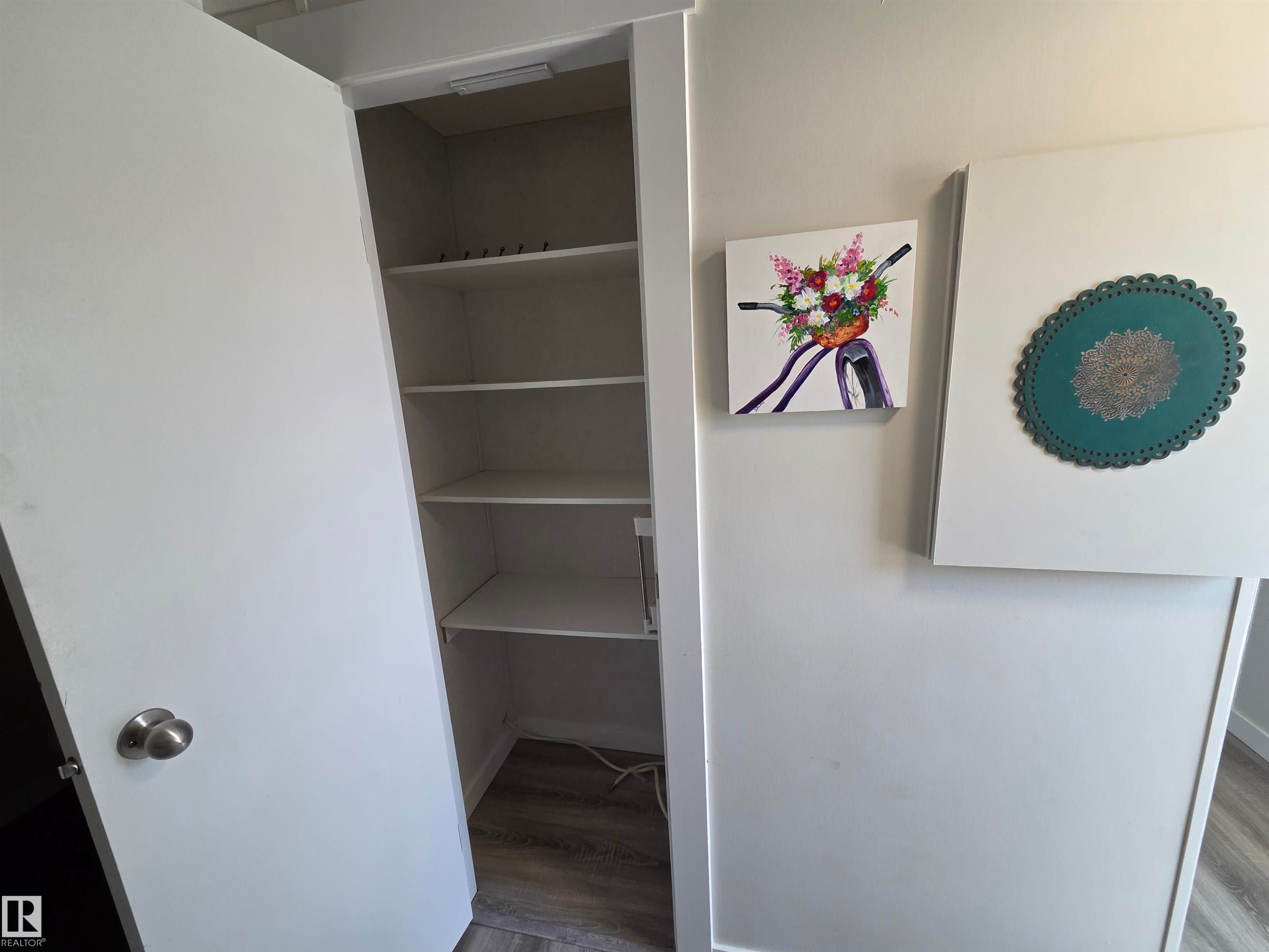 10 Midland Road, Millet, AB - Indoor