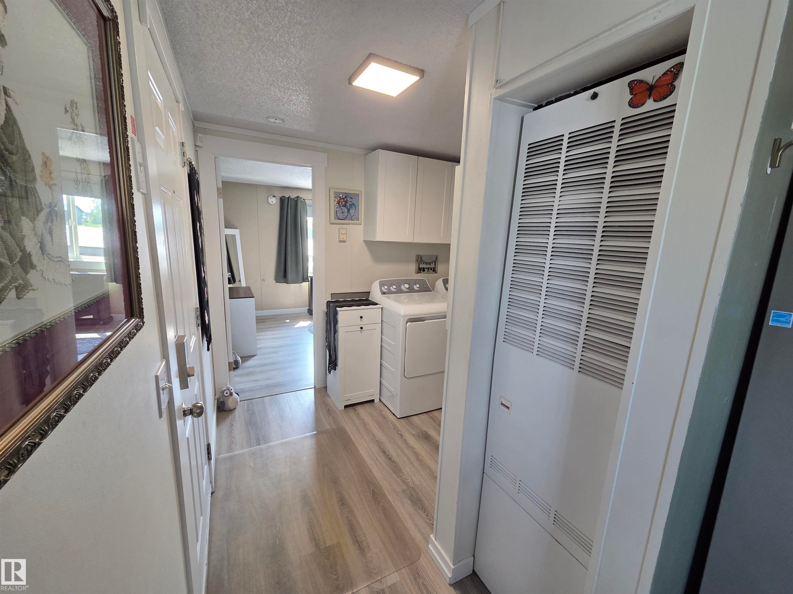 10 Midland Road, Millet, AB - Indoor Photo Showing Laundry Room