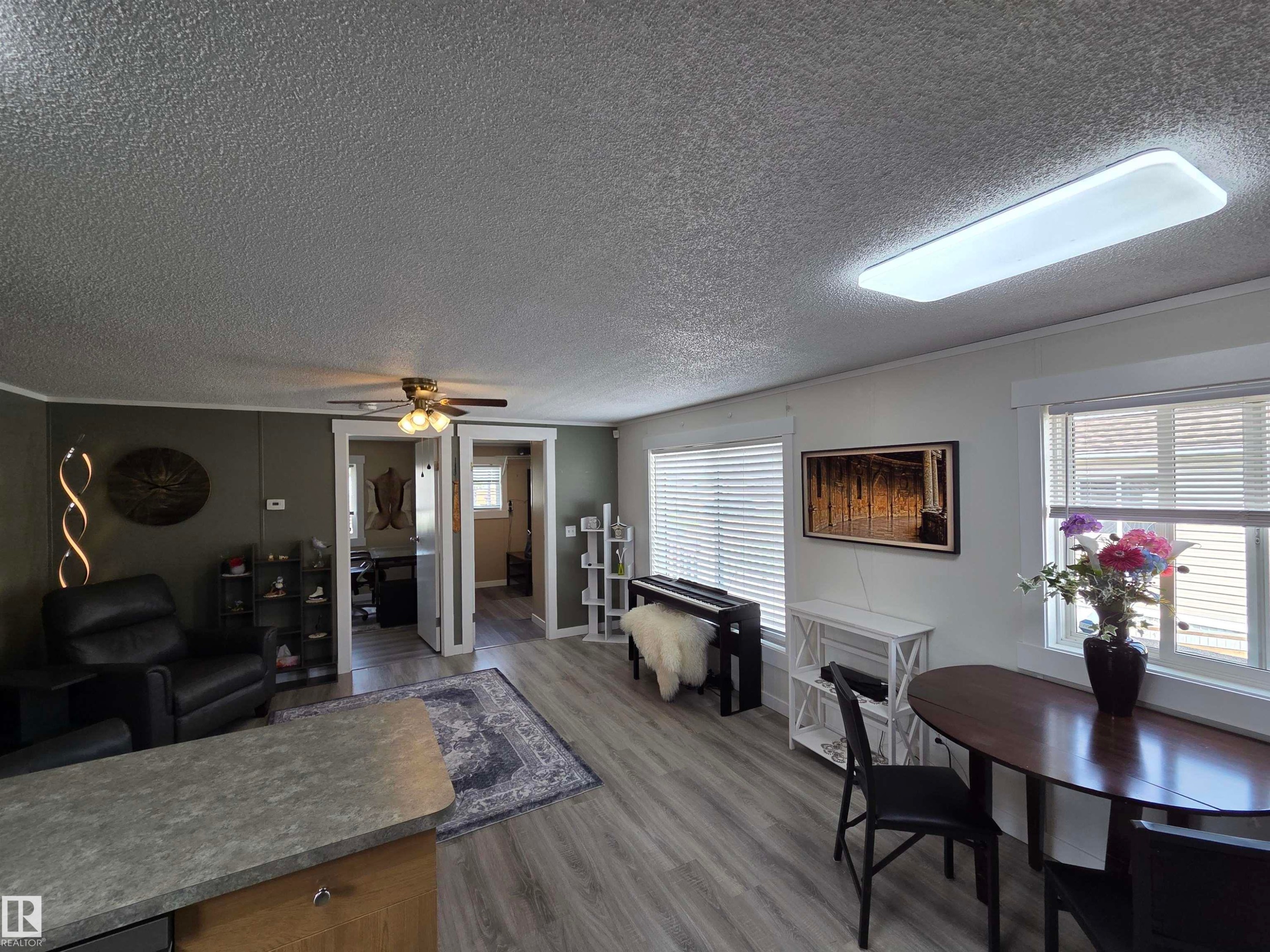 10 Midland Road, Millet, AB - Indoor