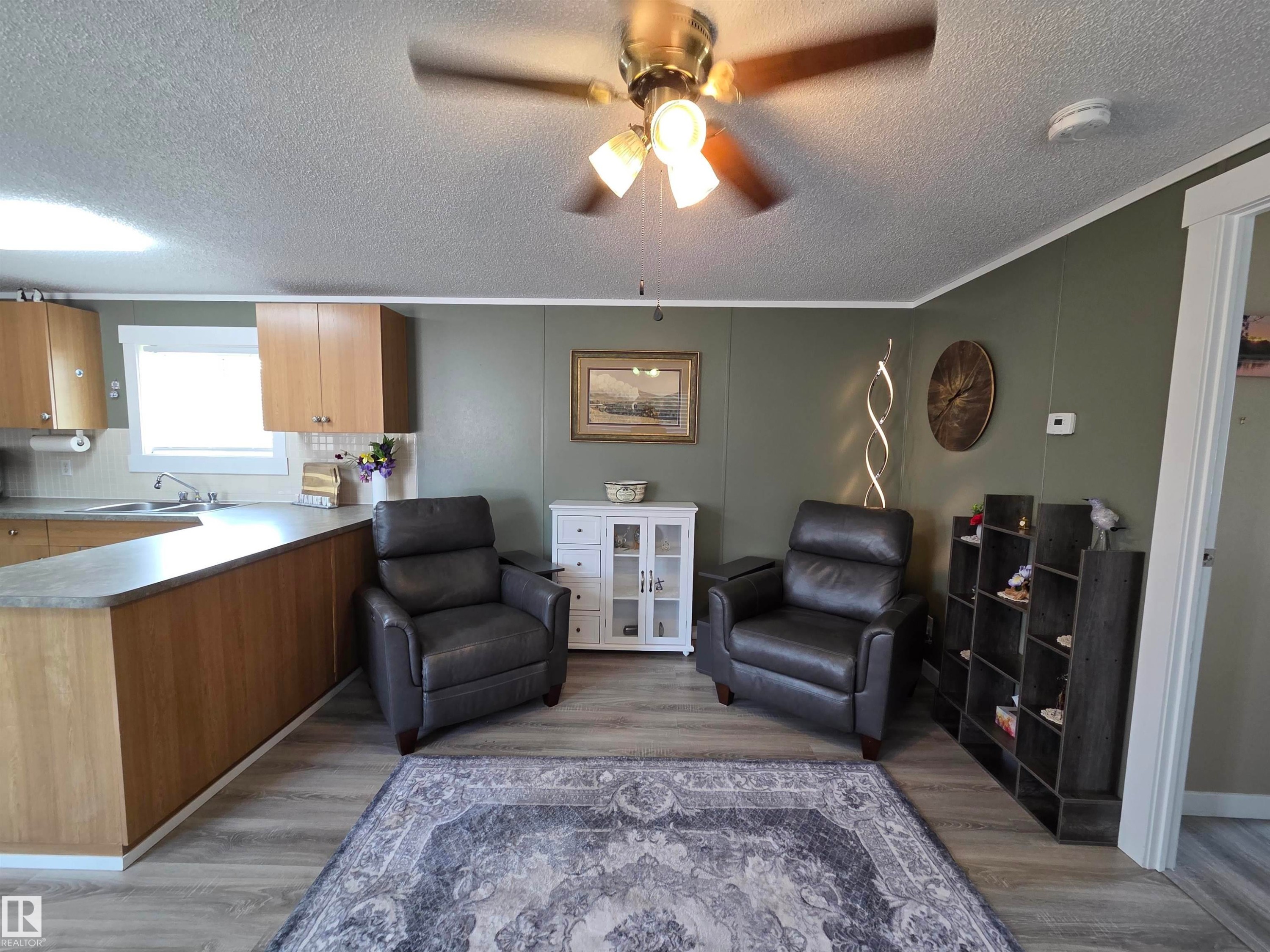 10 Midland Road, Millet, AB - Indoor