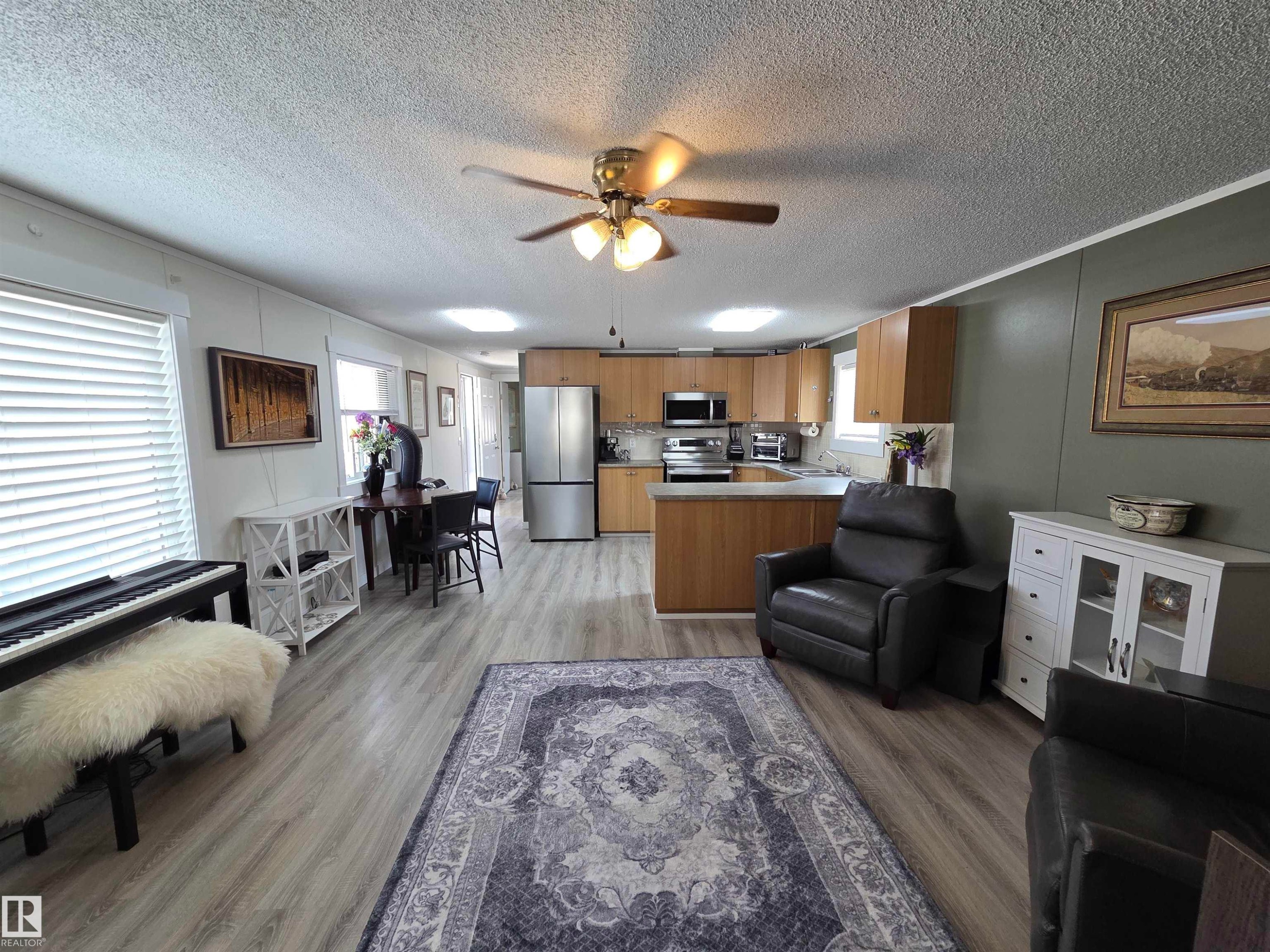 10 Midland Road, Millet, AB - Indoor