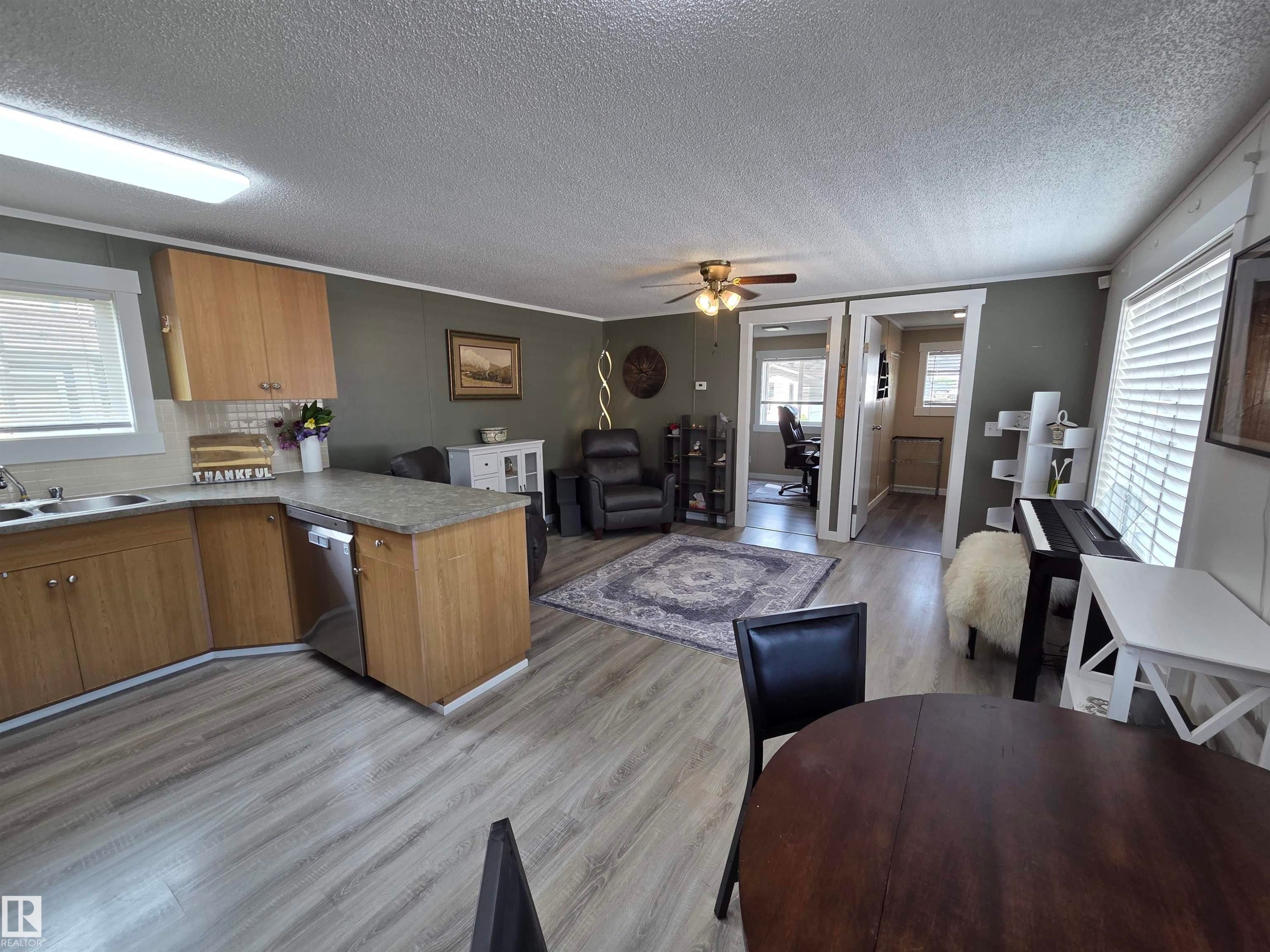 10 Midland Road, Millet, AB - Indoor