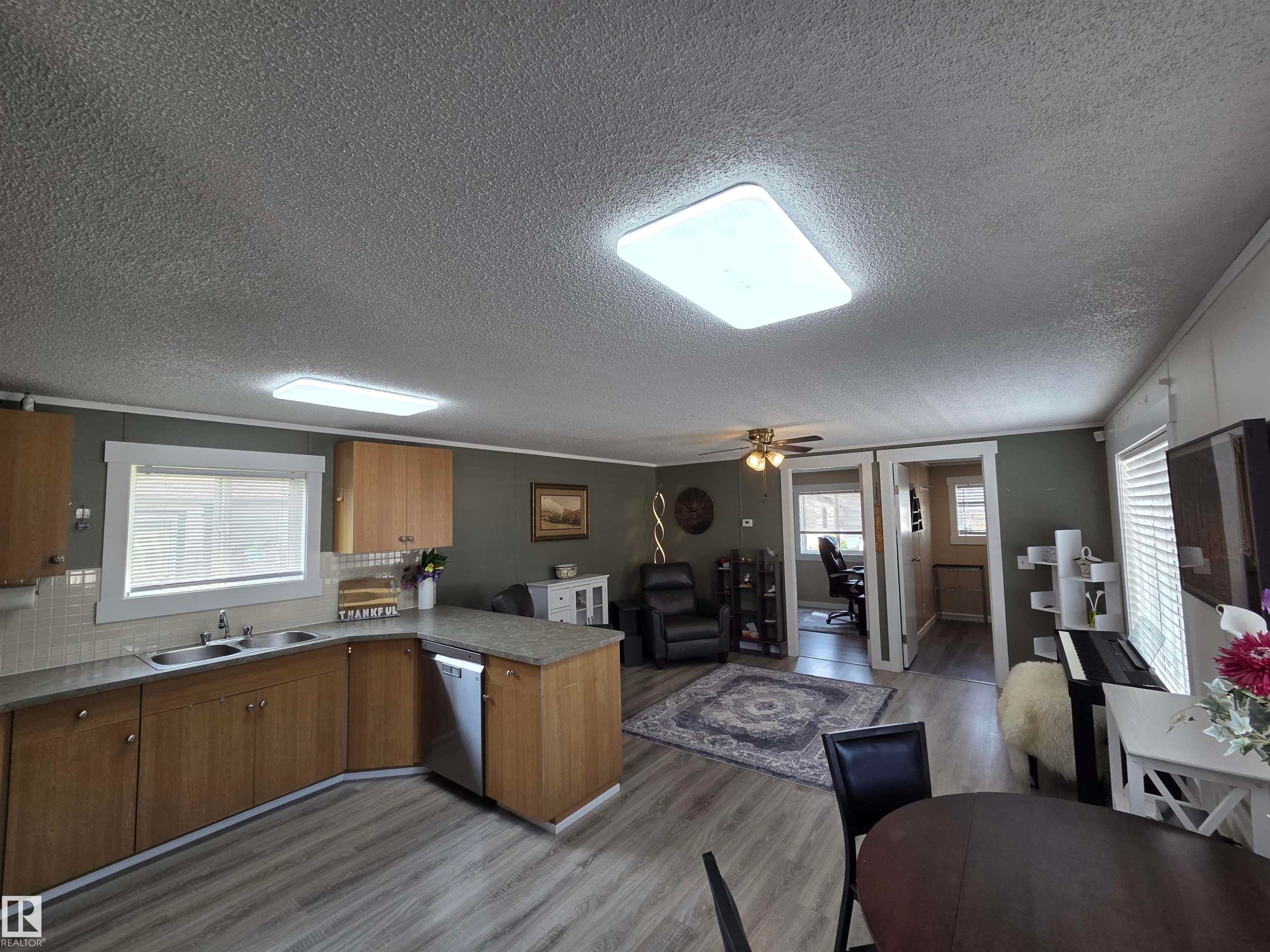 10 Midland Road, Millet, AB - Indoor