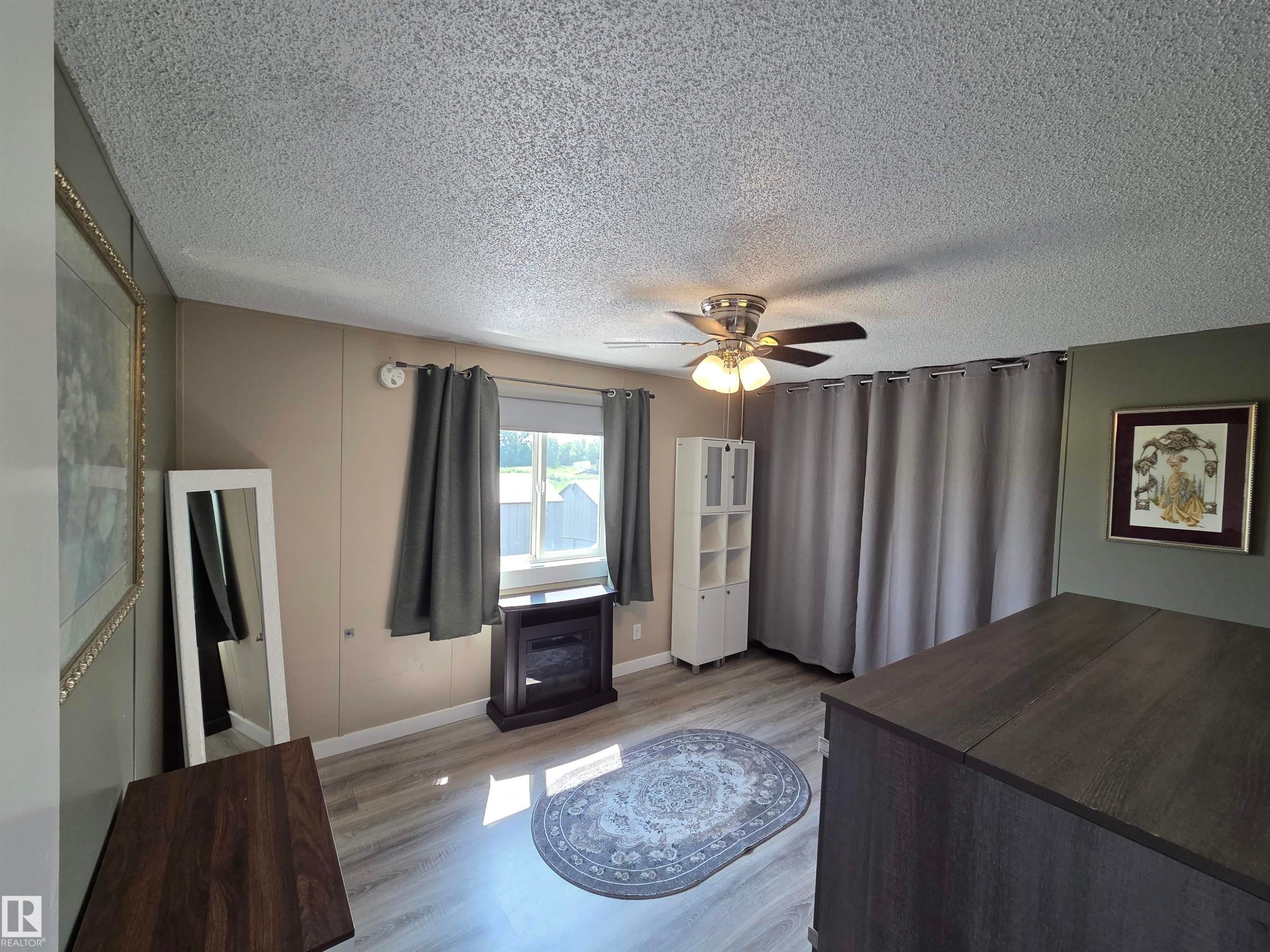 10 Midland Road, Millet, AB - Indoor Photo Showing Other Room