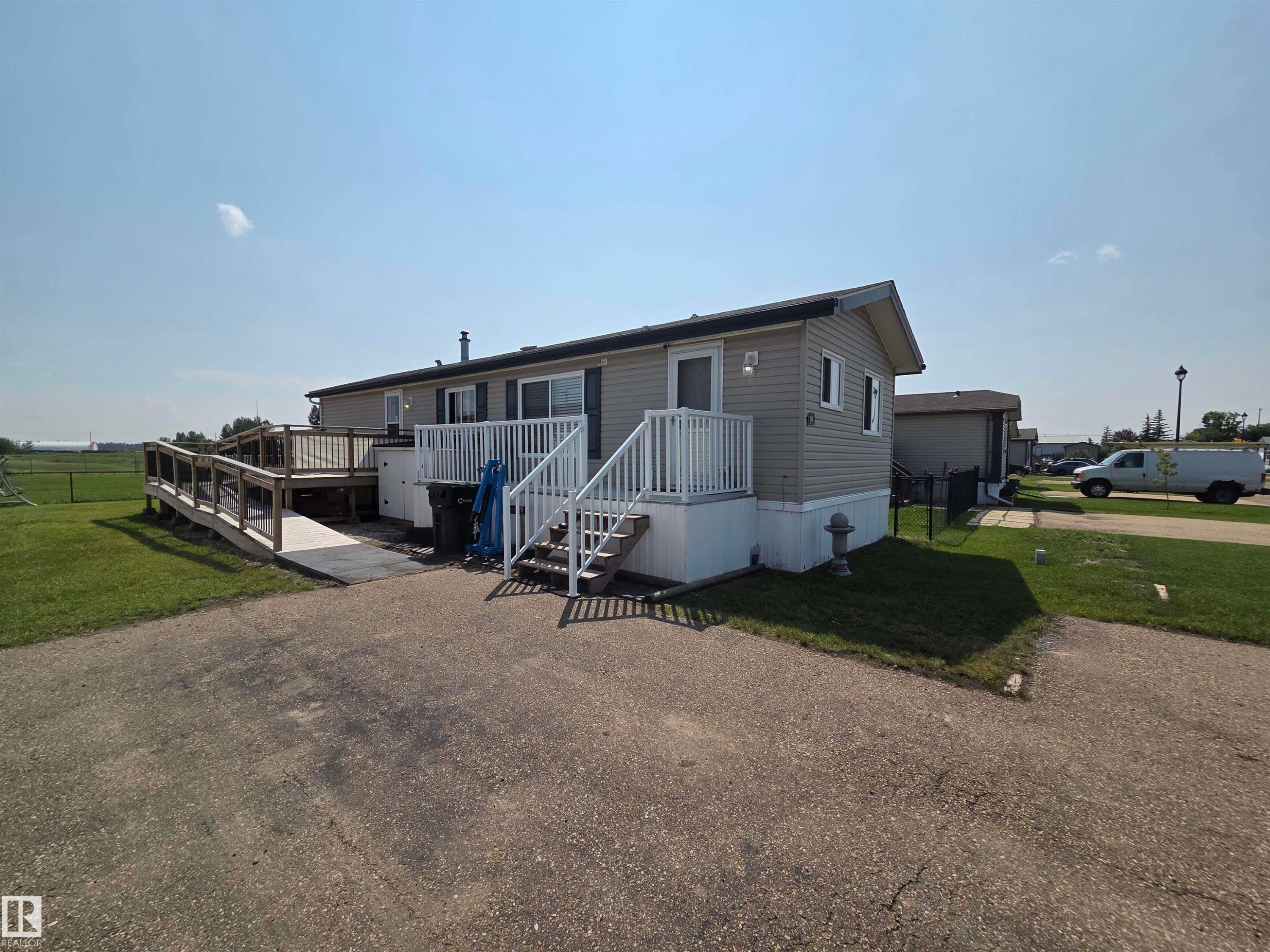 10 Midland Road, Millet, AB - Outdoor