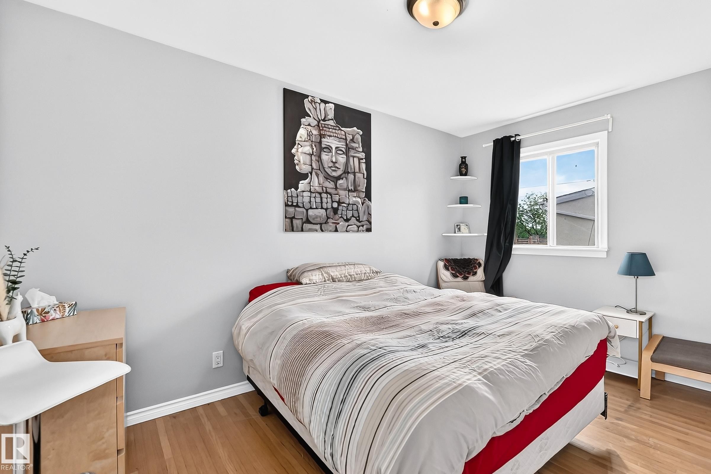 12405 126 Street Nw, Edmonton, AB - Indoor Photo Showing Bedroom