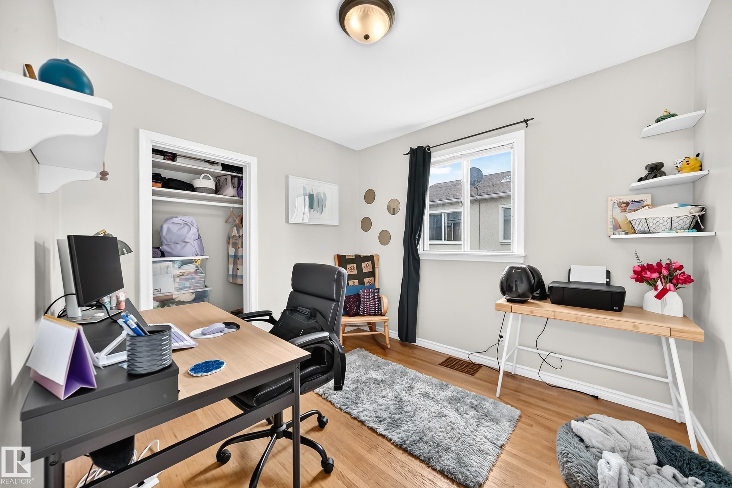 12405 126 Street Nw, Edmonton, AB - Indoor Photo Showing Office