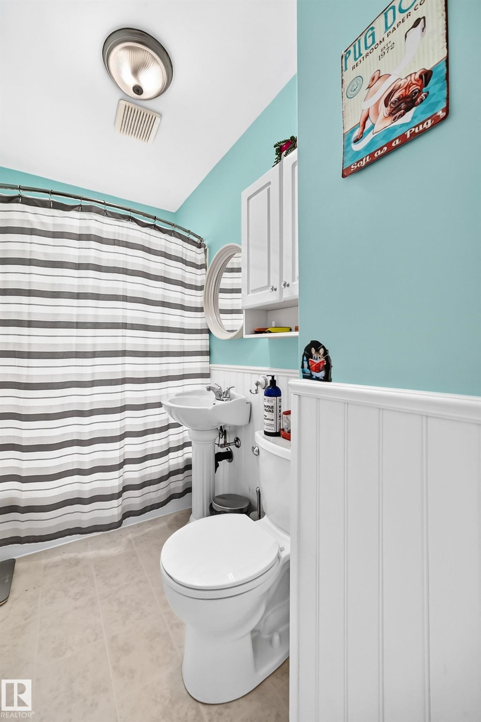 12405 126 Street Nw, Edmonton, AB - Indoor Photo Showing Bathroom