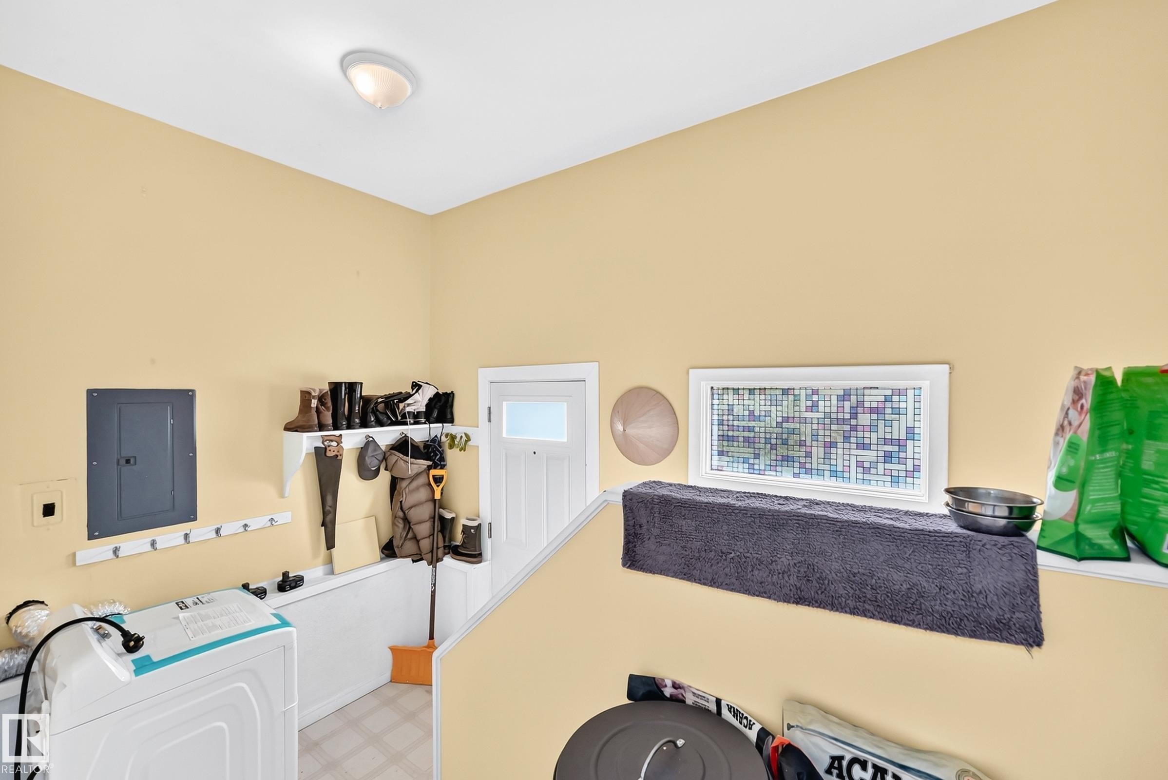 12405 126 Street Nw, Edmonton, AB - Indoor