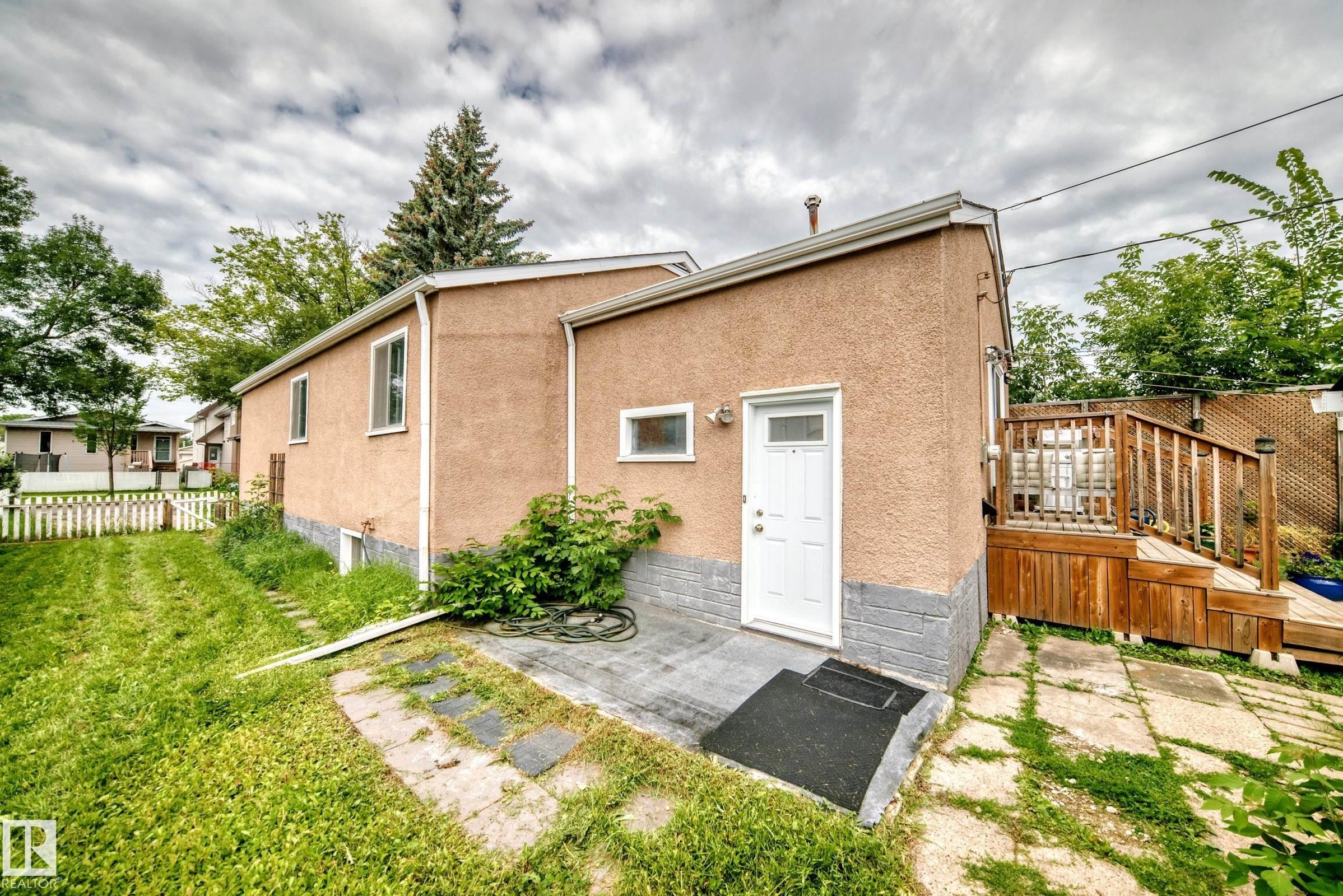 12405 126 Street Nw, Edmonton, AB - Outdoor