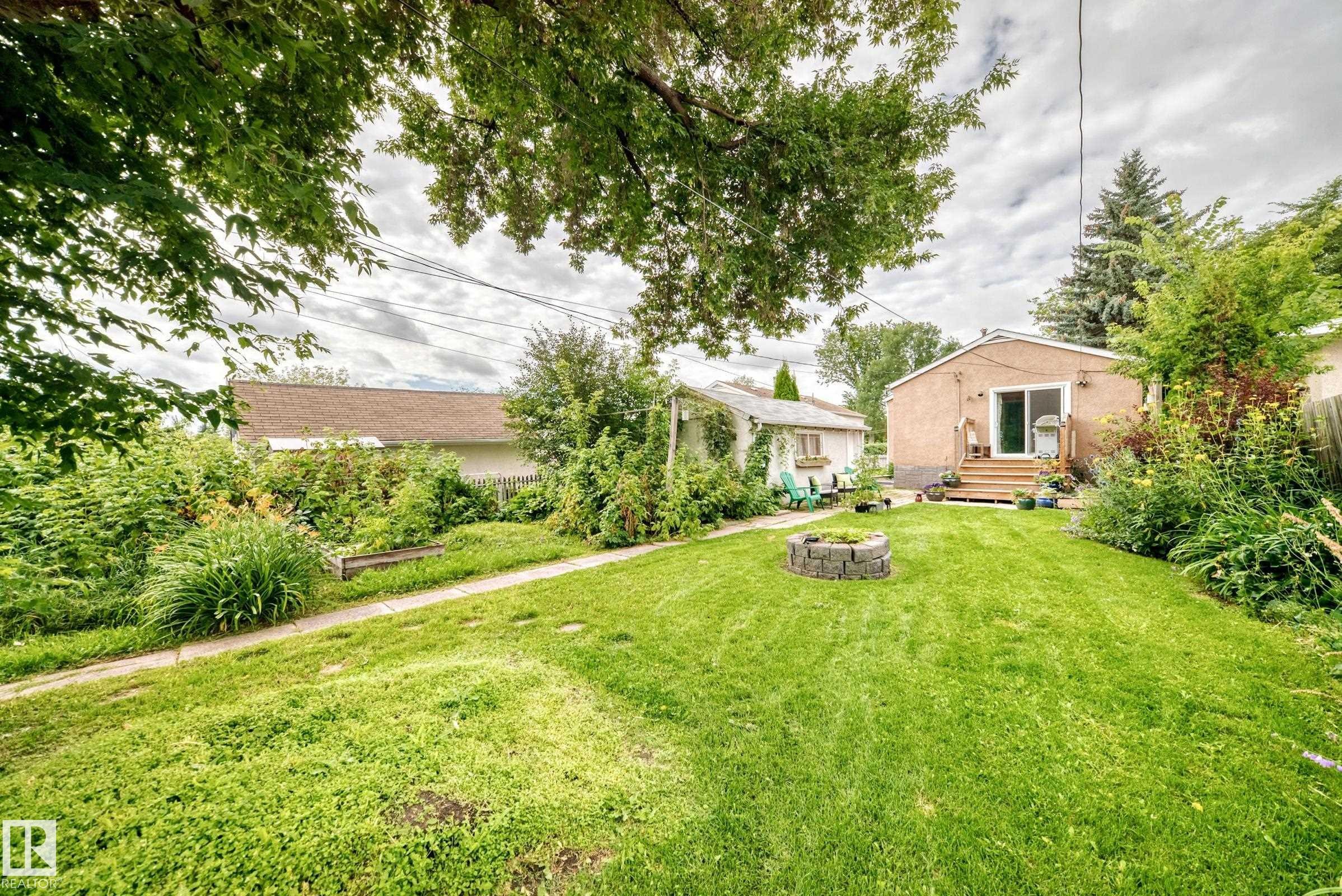 12405 126 Street Nw, Edmonton, AB - Outdoor
