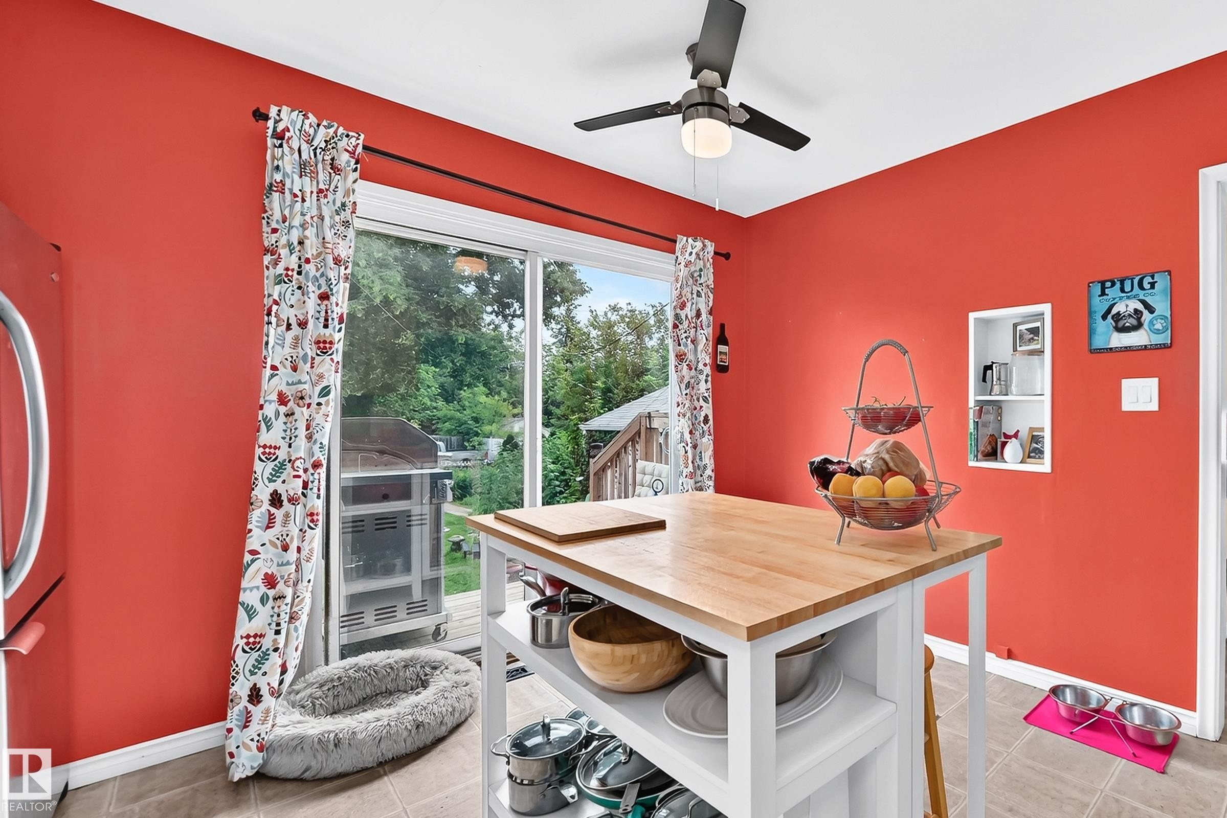 12405 126 Street Nw, Edmonton, AB - Indoor