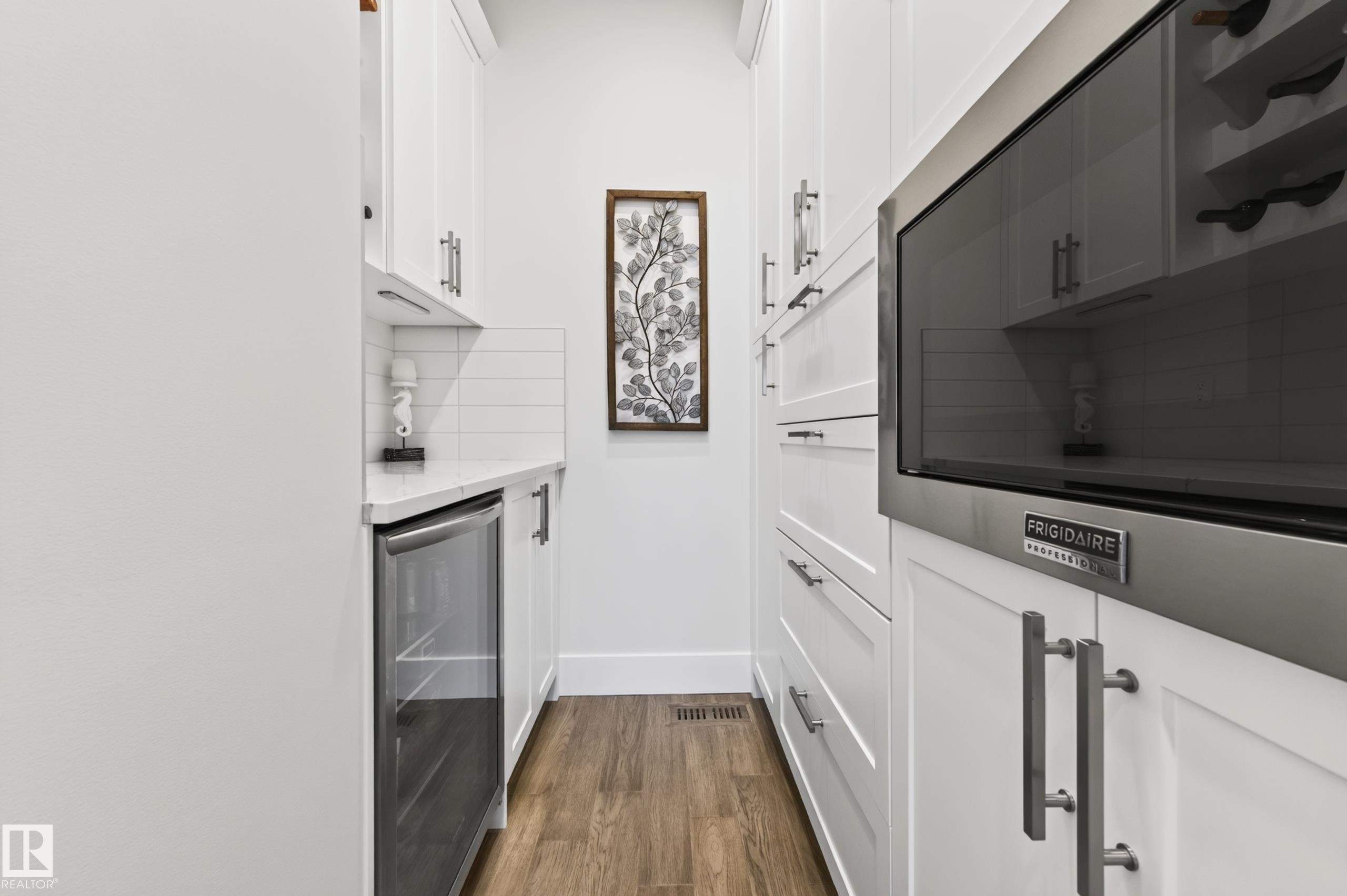 91 Harvest Crescent, Ardrossan, AB - Indoor Photo Showing Kitchen