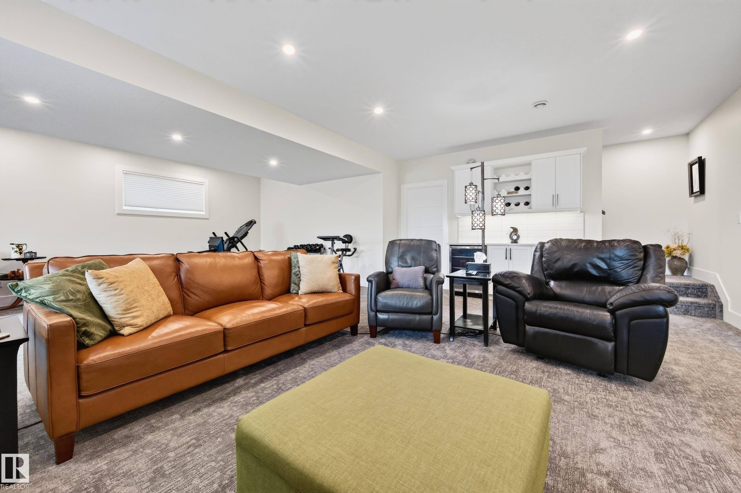 91 Harvest Crescent, Ardrossan, AB - Indoor Photo Showing Living Room