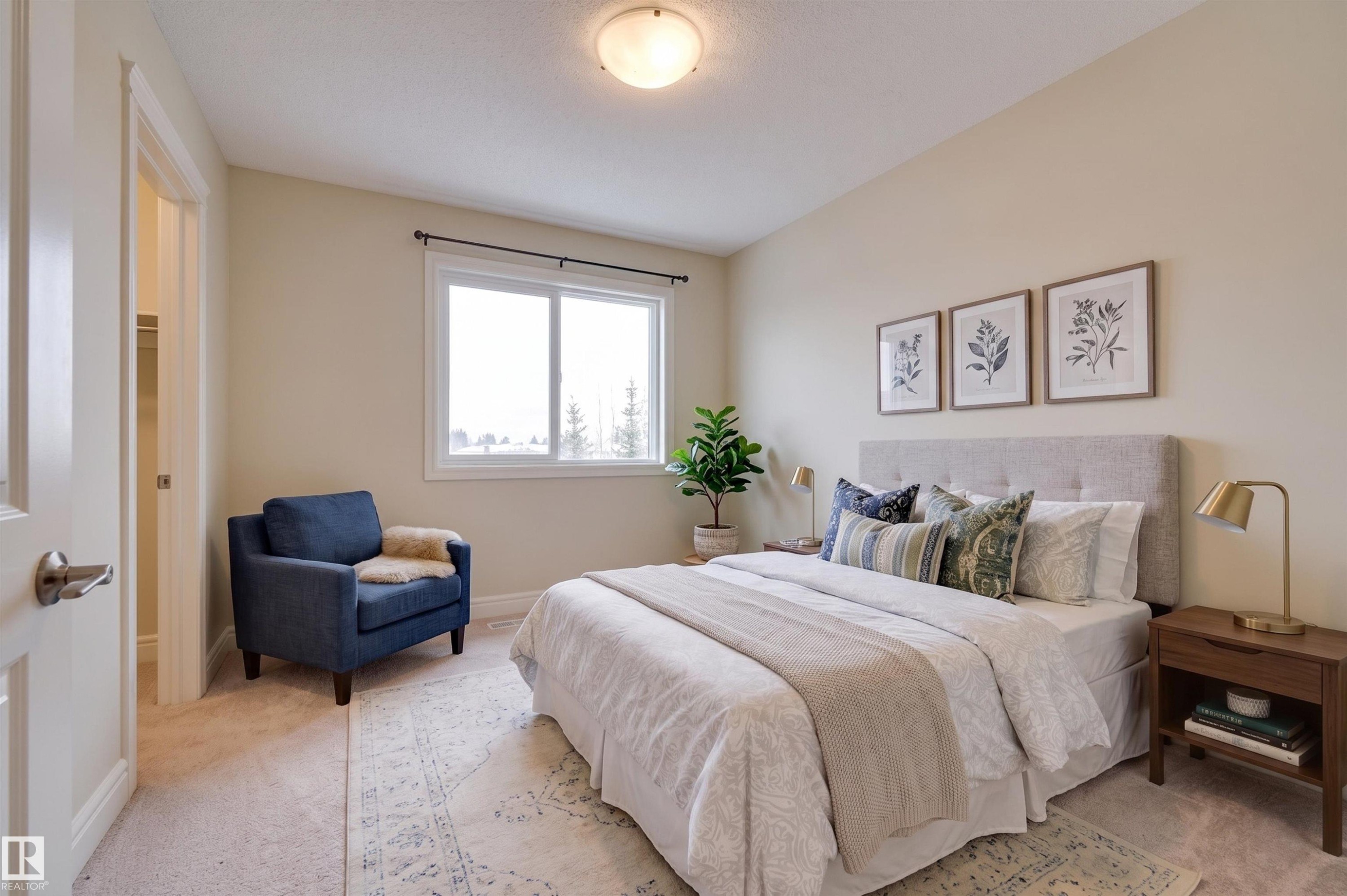 #57 330 Bulyea Rd Nw, Edmonton, AB - Indoor Photo Showing Bedroom