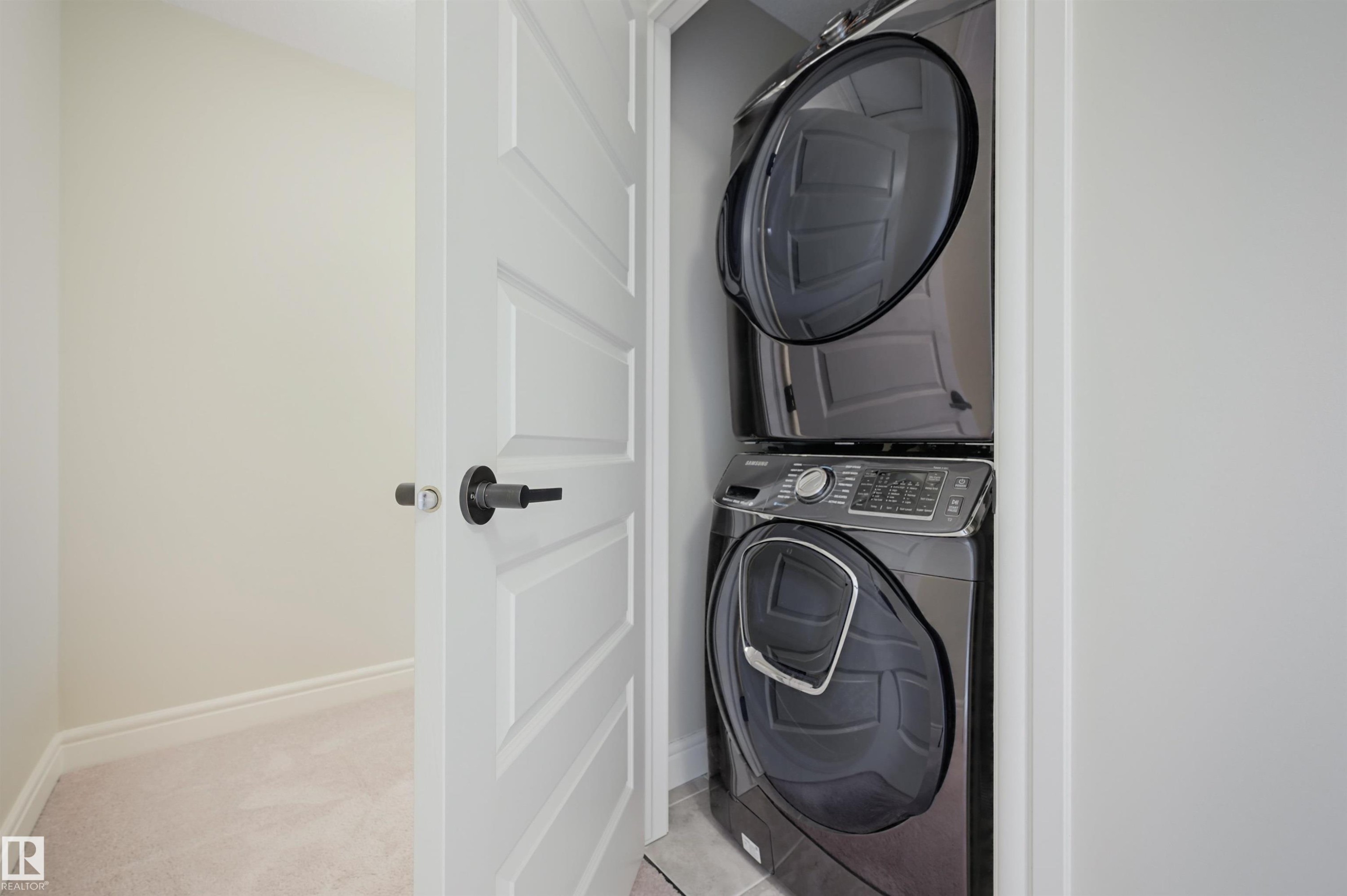 #57 330 Bulyea Rd Nw, Edmonton, AB - Indoor Photo Showing Laundry Room