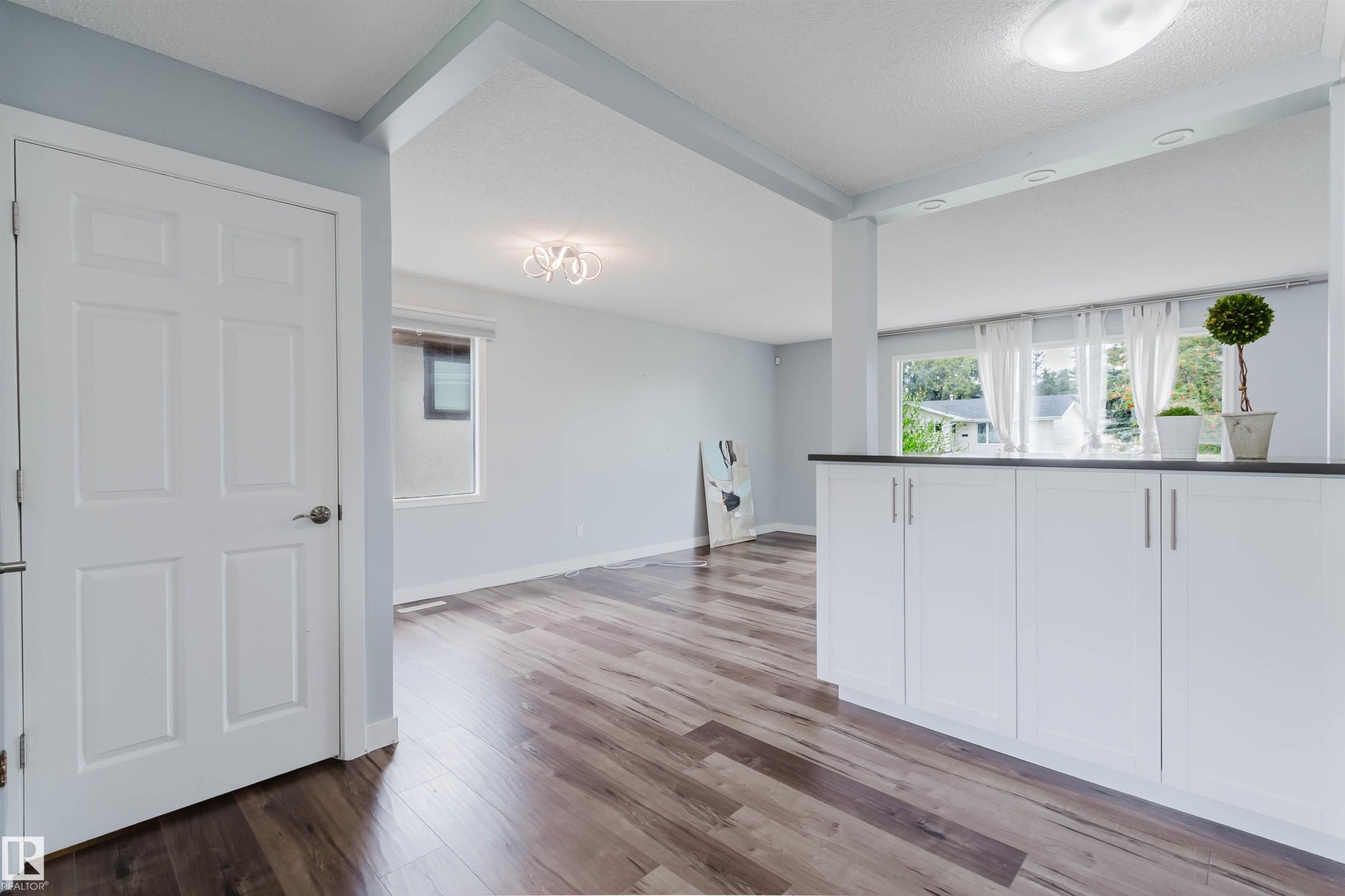 11420 46 Avenue Nw, Edmonton, AB - Indoor Photo Showing Other Room