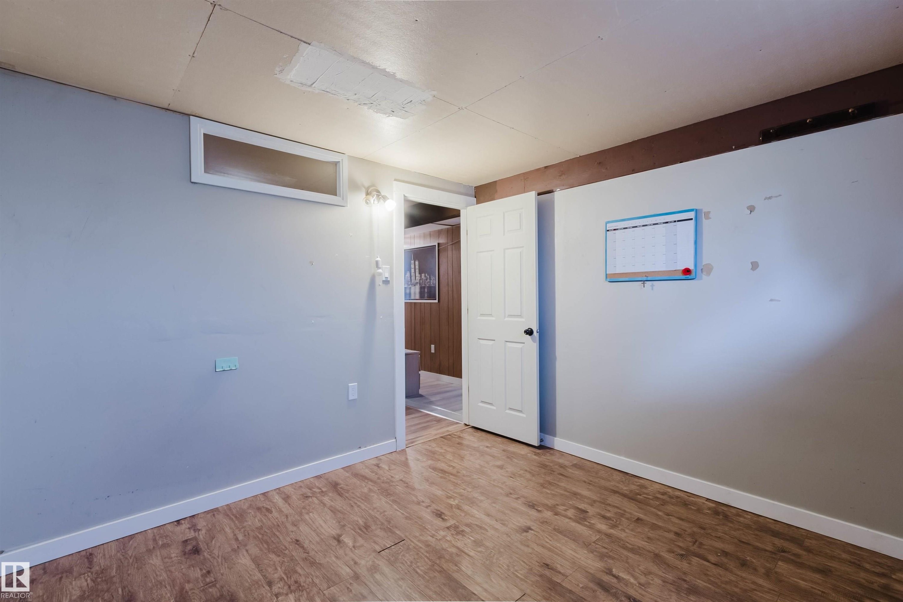 11420 46 Avenue Nw, Edmonton, AB - Indoor Photo Showing Other Room