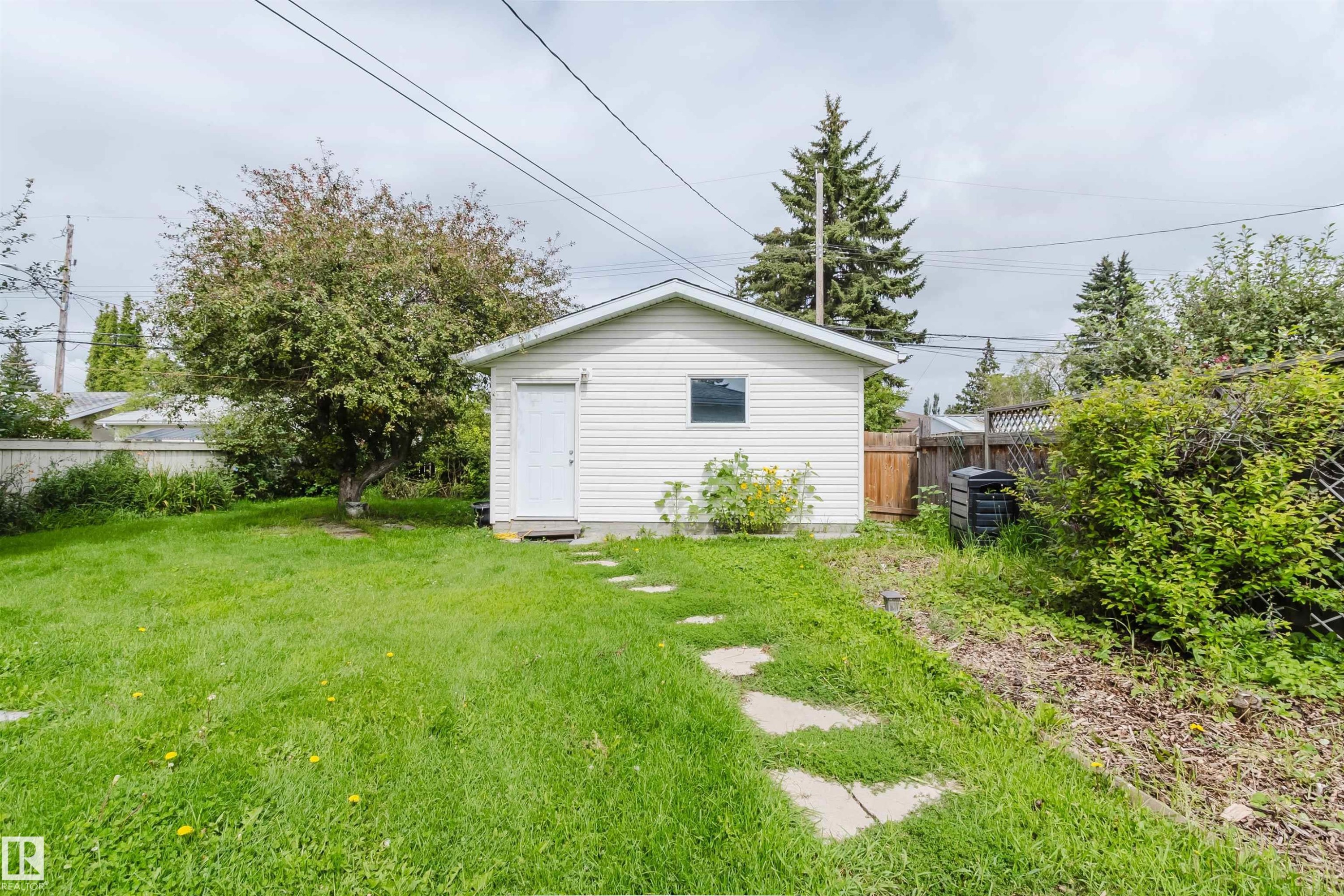 11420 46 Avenue Nw, Edmonton, AB - Outdoor