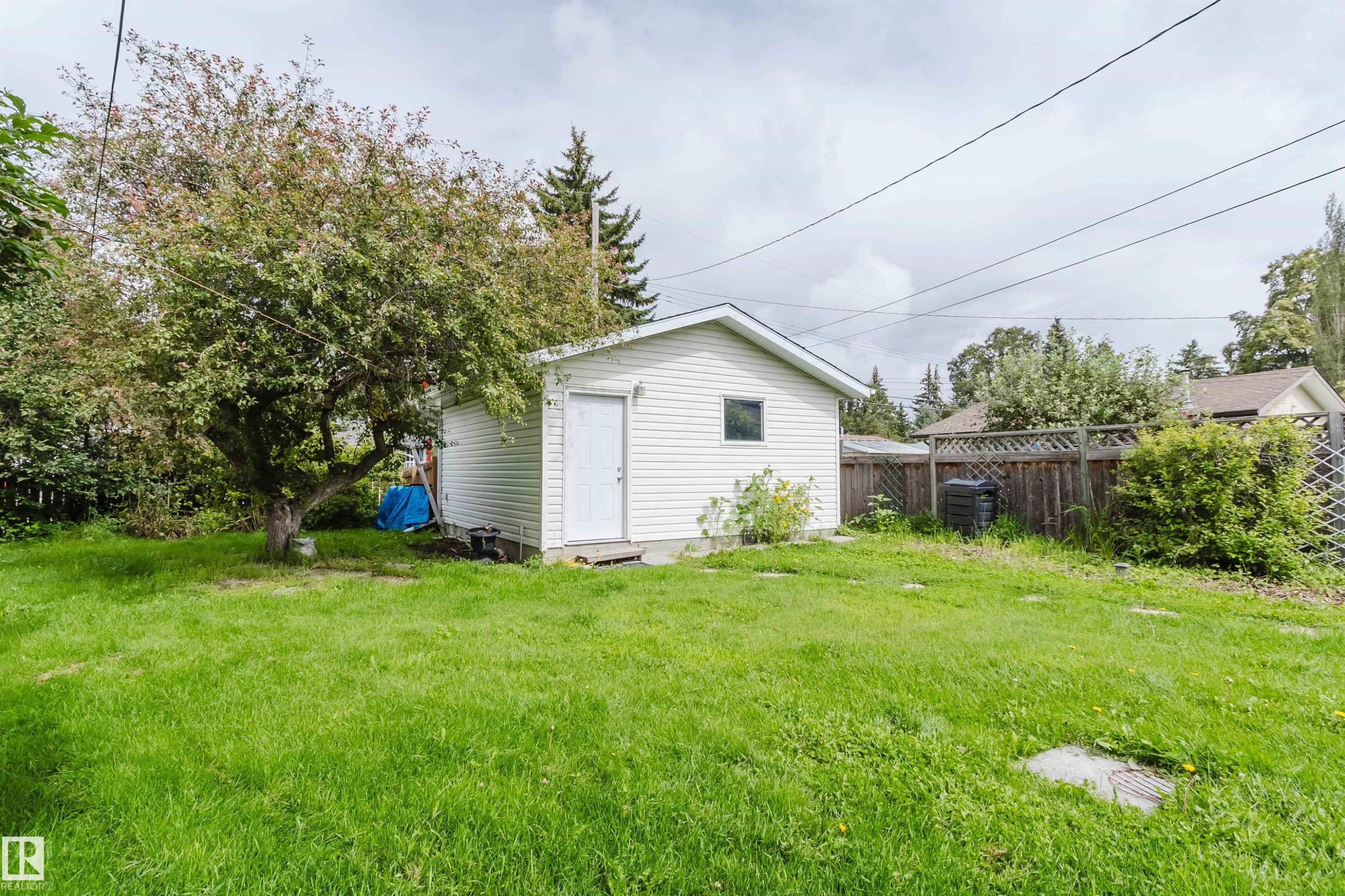 11420 46 Avenue Nw, Edmonton, AB - Outdoor