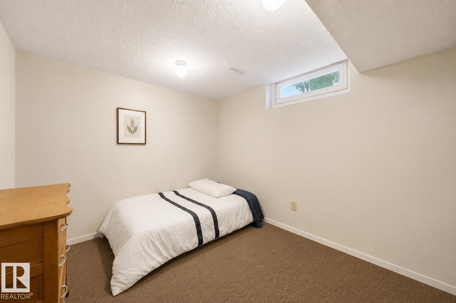 Wall-to-wall carpeting and a single window - #44 1415 62 St Nw, Edmonton, AB - Indoor Photo Showing Bedroom