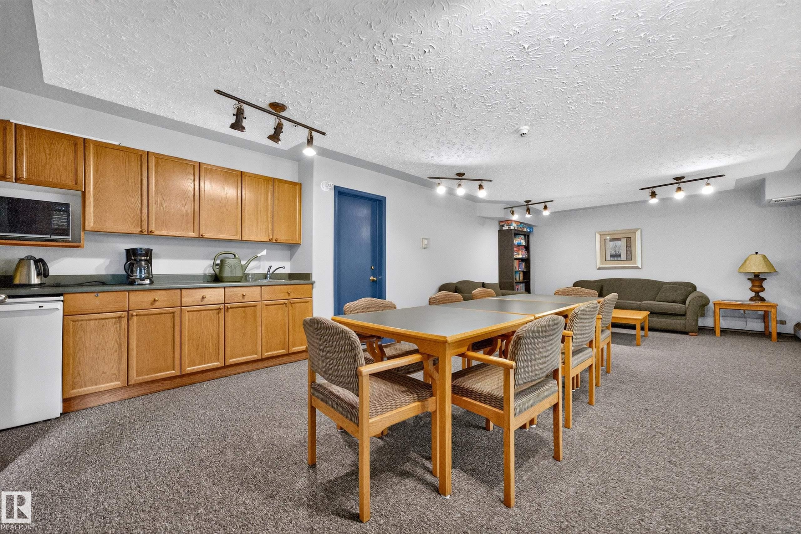#206 7839 96 St Nw, Edmonton, AB - Indoor Photo Showing Other Room