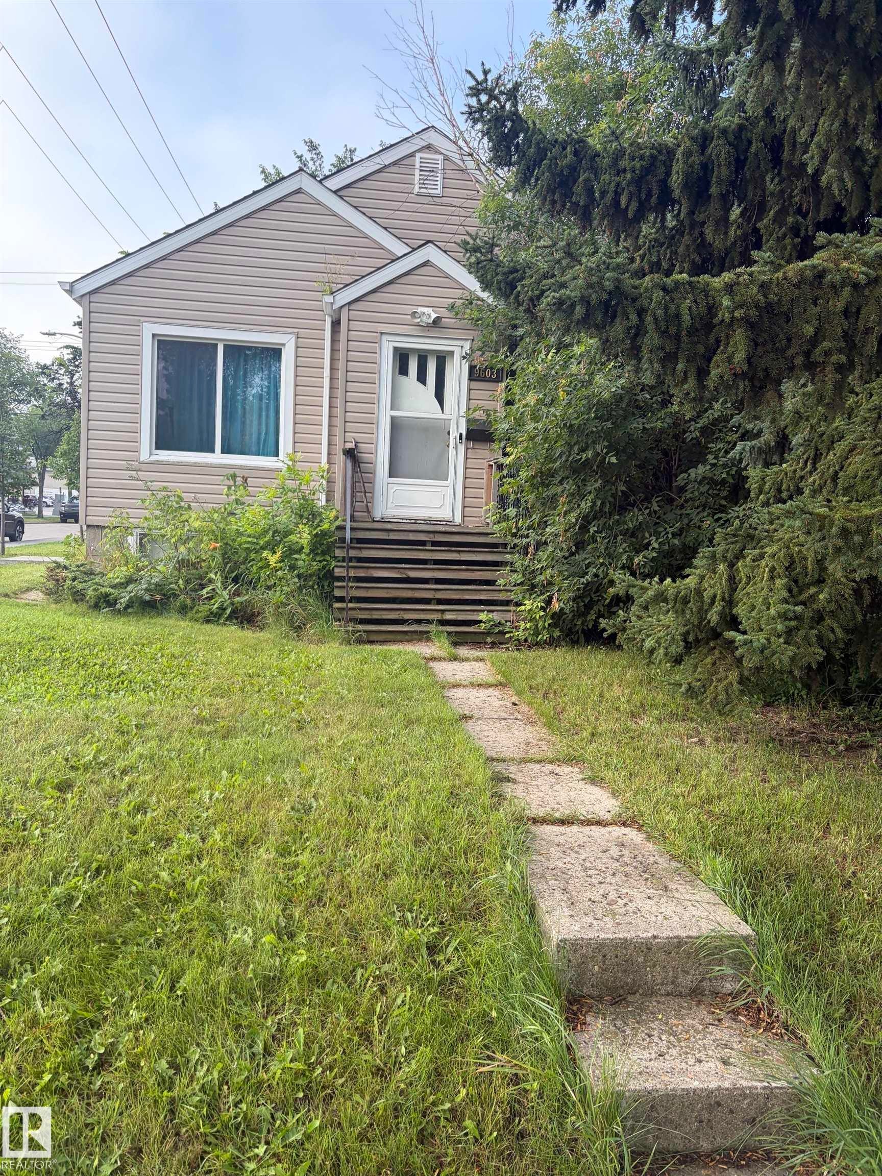 9603 83 Avenue Nw, Edmonton, AB - Outdoor