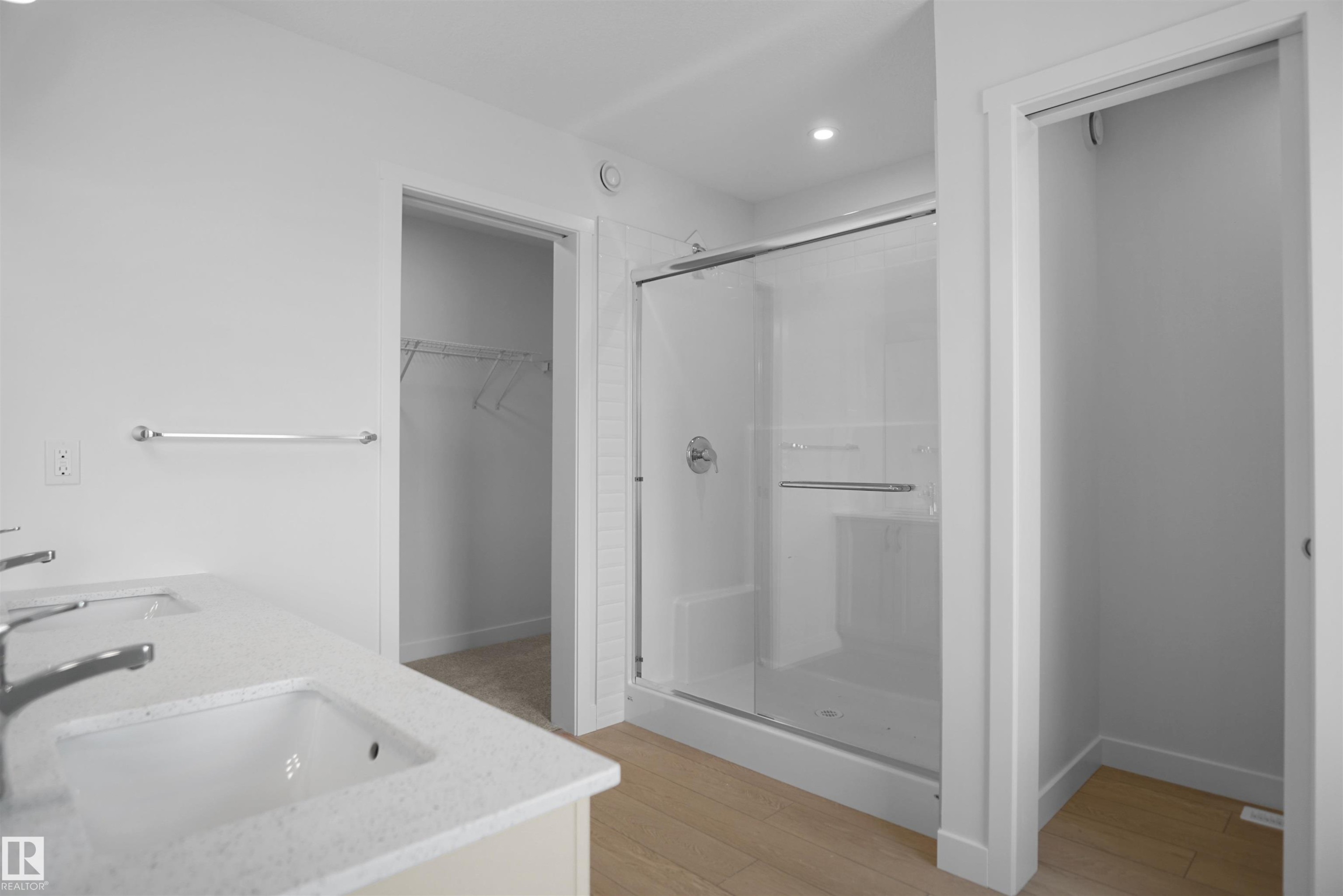 2204 194 Street Nw, Edmonton, AB - Indoor Photo Showing Bathroom