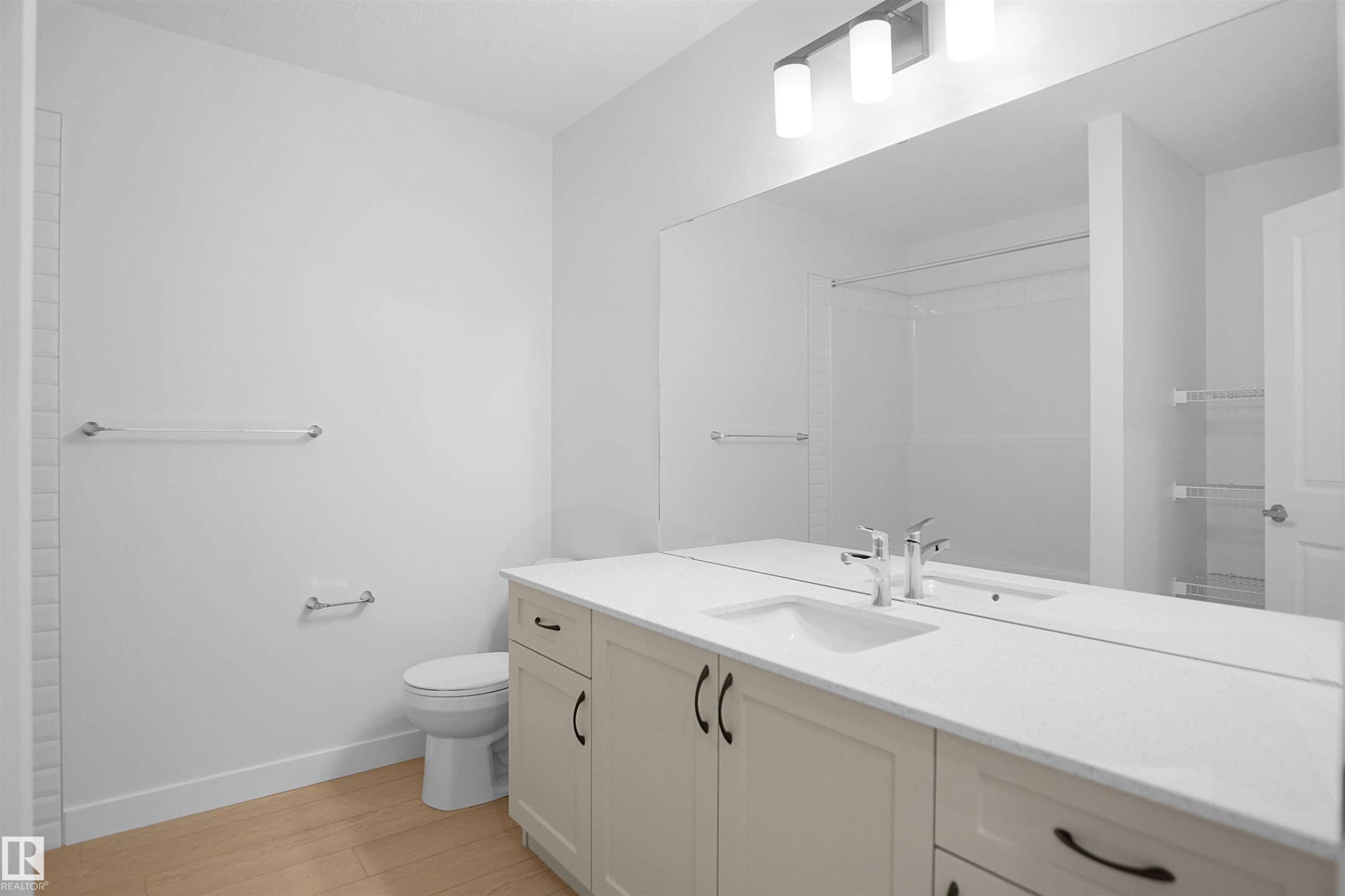 2204 194 Street Nw, Edmonton, AB - Indoor Photo Showing Bathroom