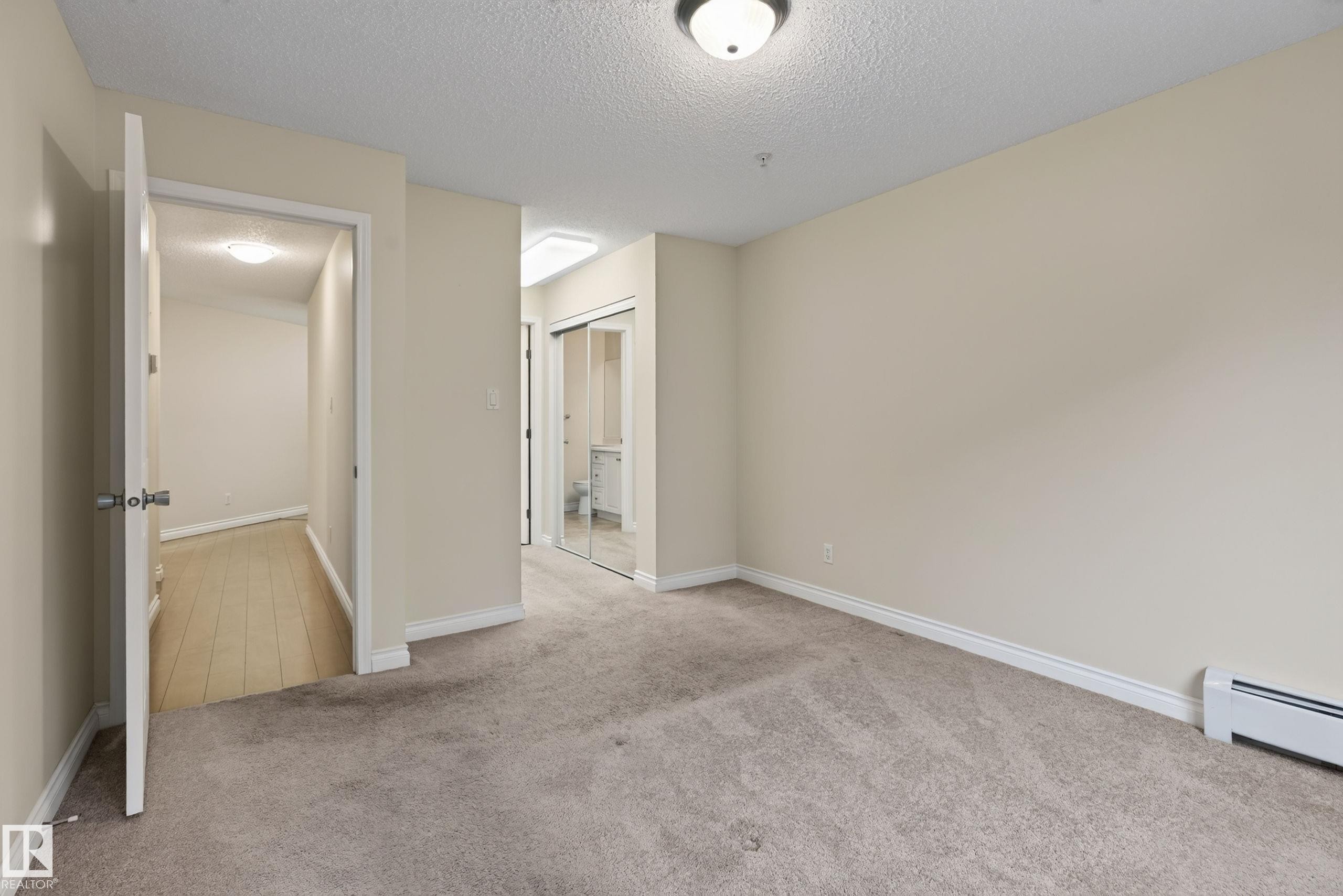 #101 911 Rabbit Hill Rd Nw, Edmonton, AB - Indoor Photo Showing Other Room