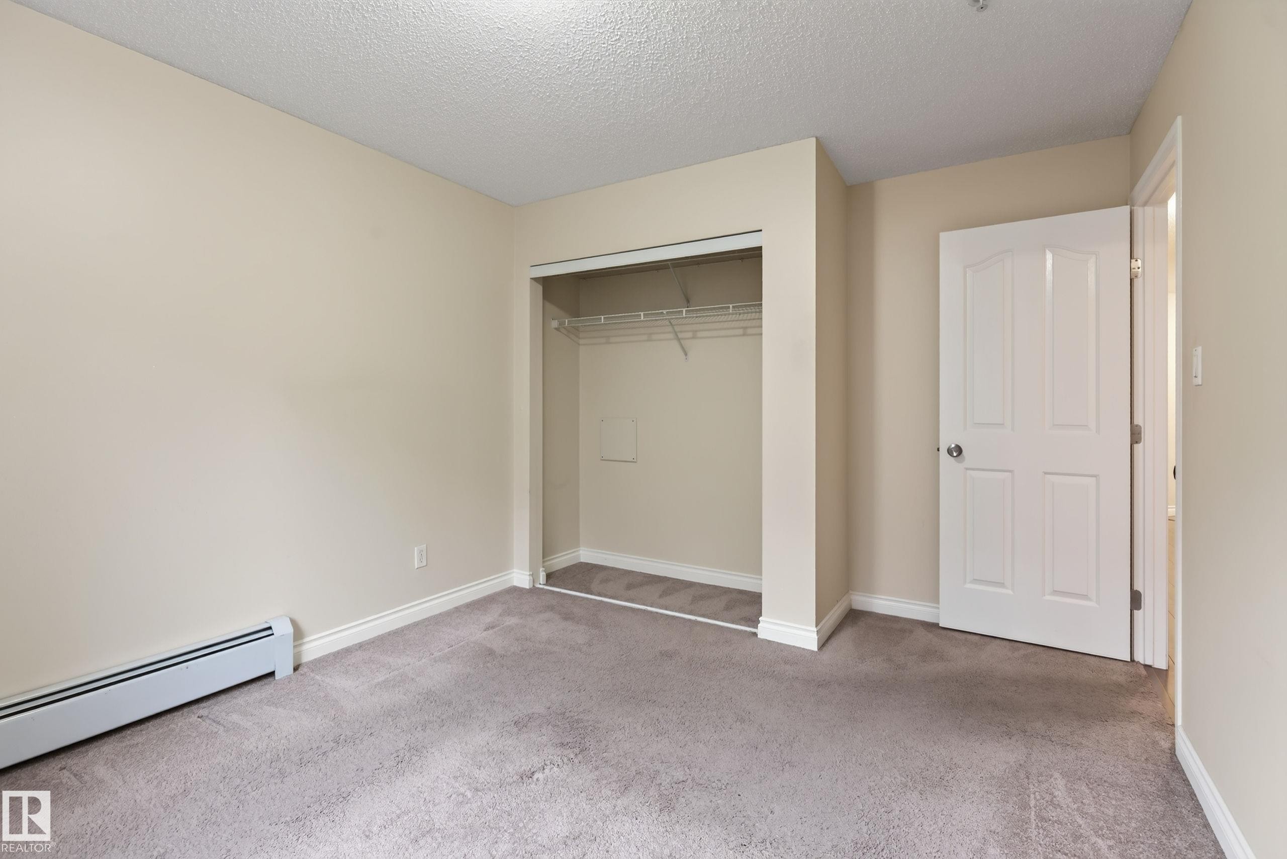 #101 911 Rabbit Hill Rd Nw, Edmonton, AB - Indoor Photo Showing Other Room