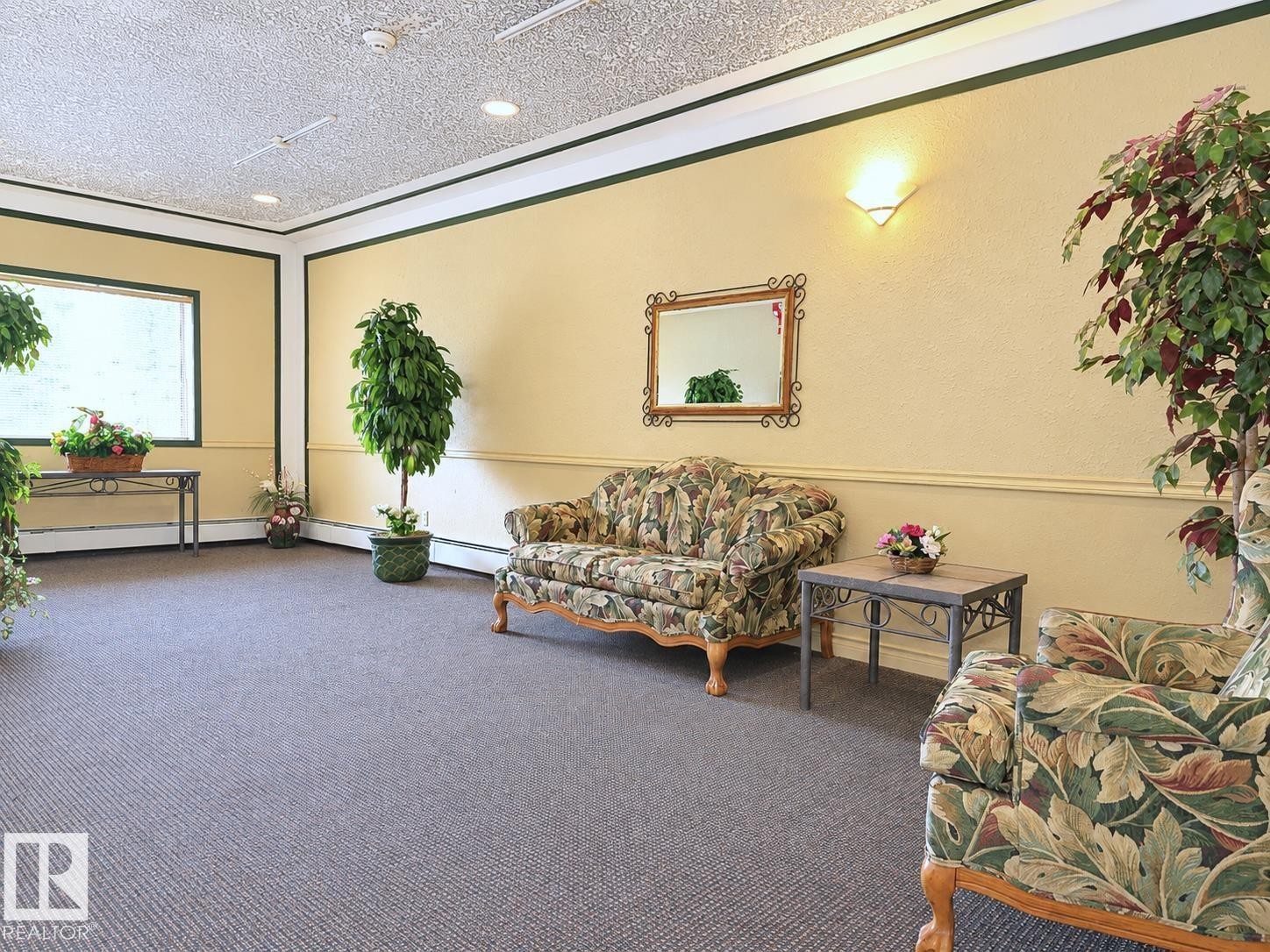 #101 911 Rabbit Hill Rd Nw, Edmonton, AB - Indoor Photo Showing Other Room