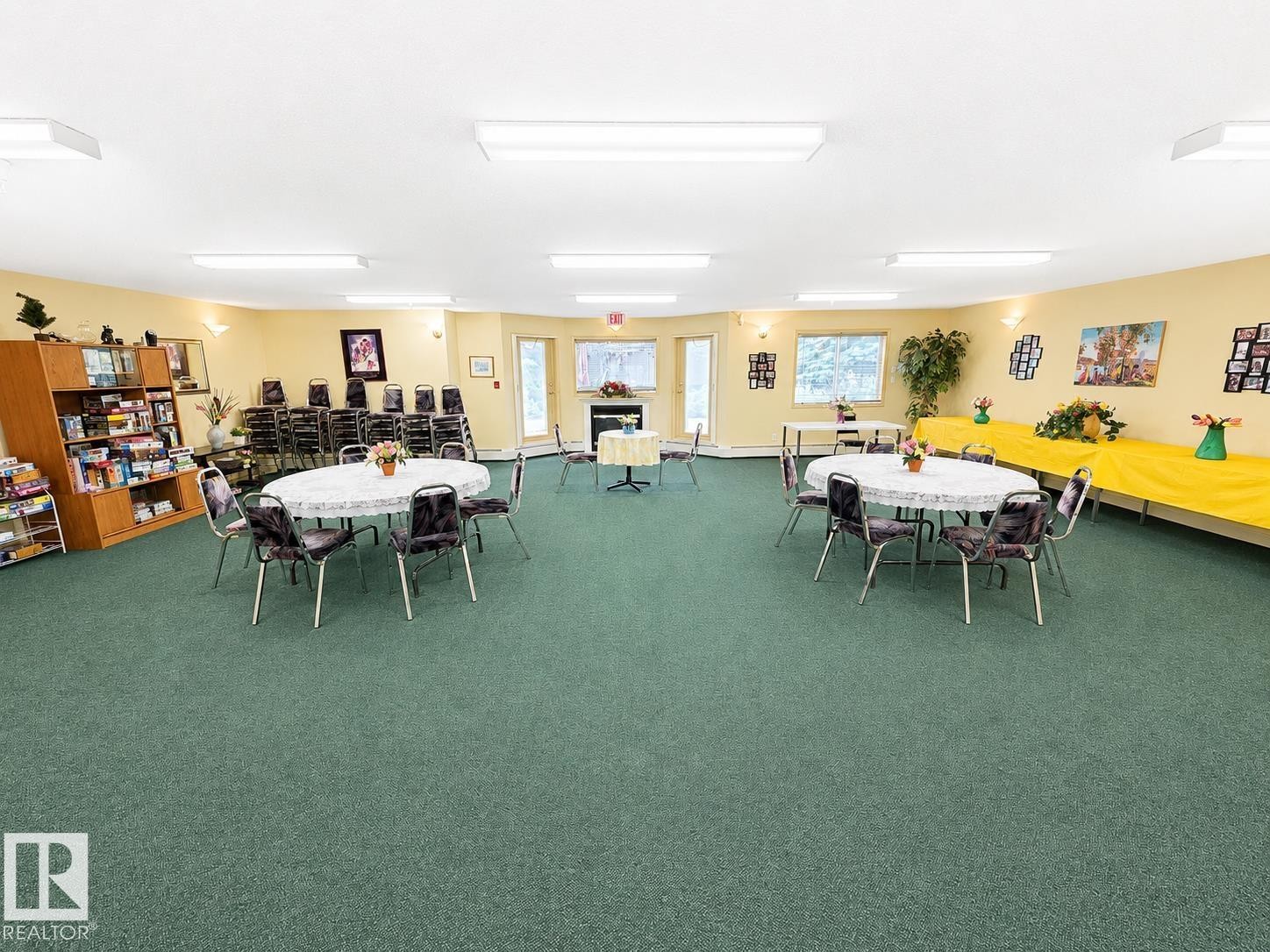 #101 911 Rabbit Hill Rd Nw, Edmonton, AB - Indoor Photo Showing Other Room