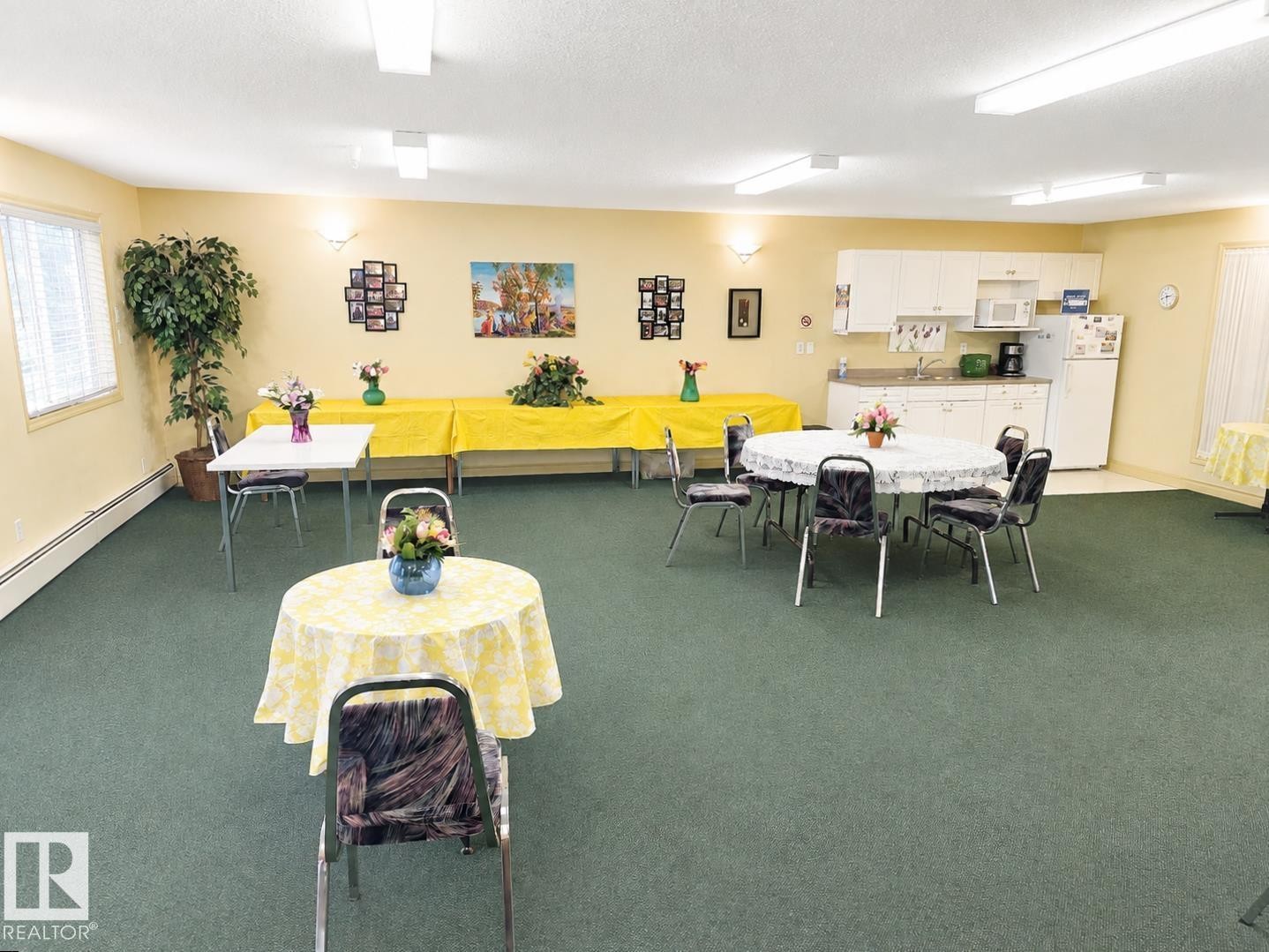#101 911 Rabbit Hill Rd Nw, Edmonton, AB - Indoor