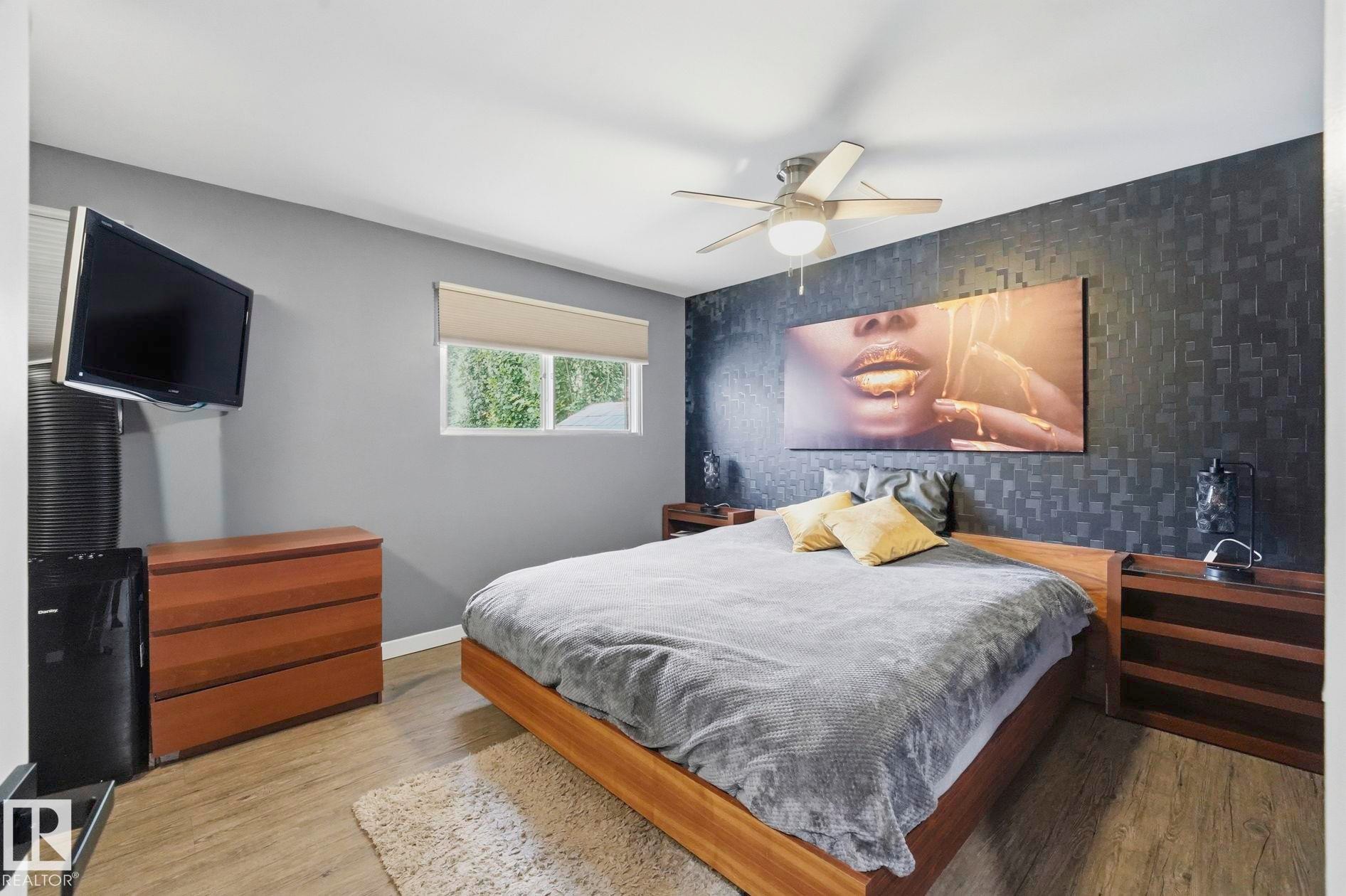 10528 45 Street Nw, Edmonton, AB - Indoor Photo Showing Bedroom