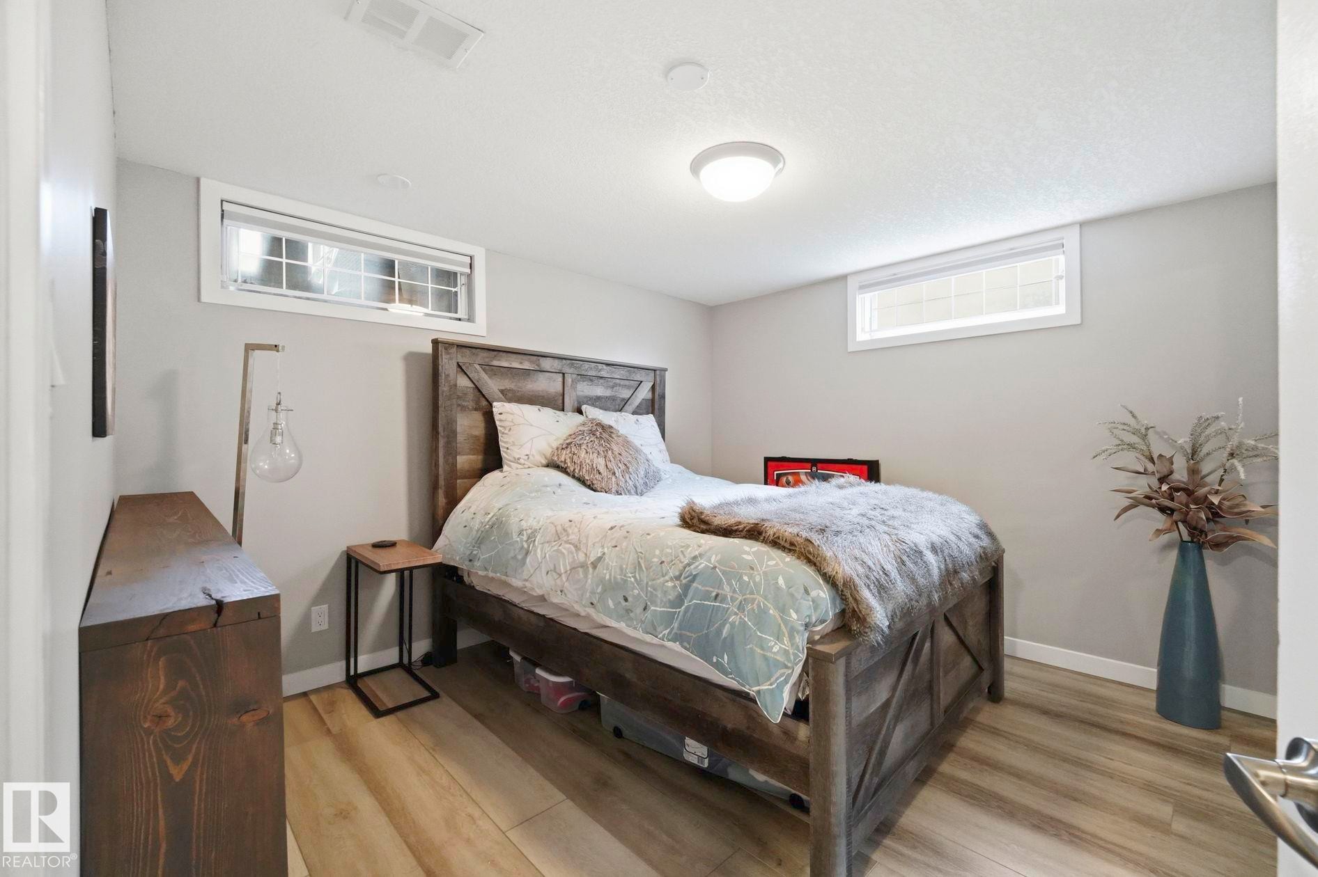 10528 45 Street Nw, Edmonton, AB - Indoor Photo Showing Bedroom