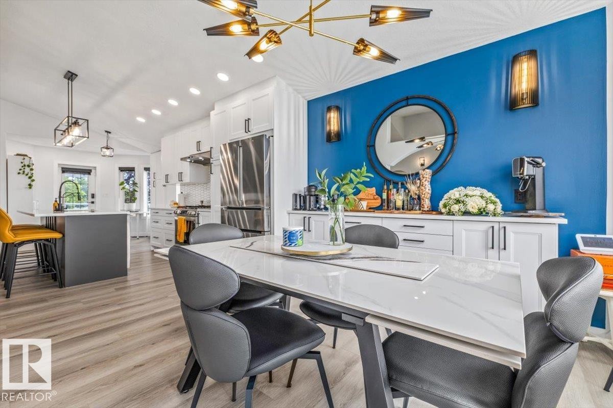 8731 160A Avenue Nw, Edmonton, AB - Indoor Photo Showing Dining Room