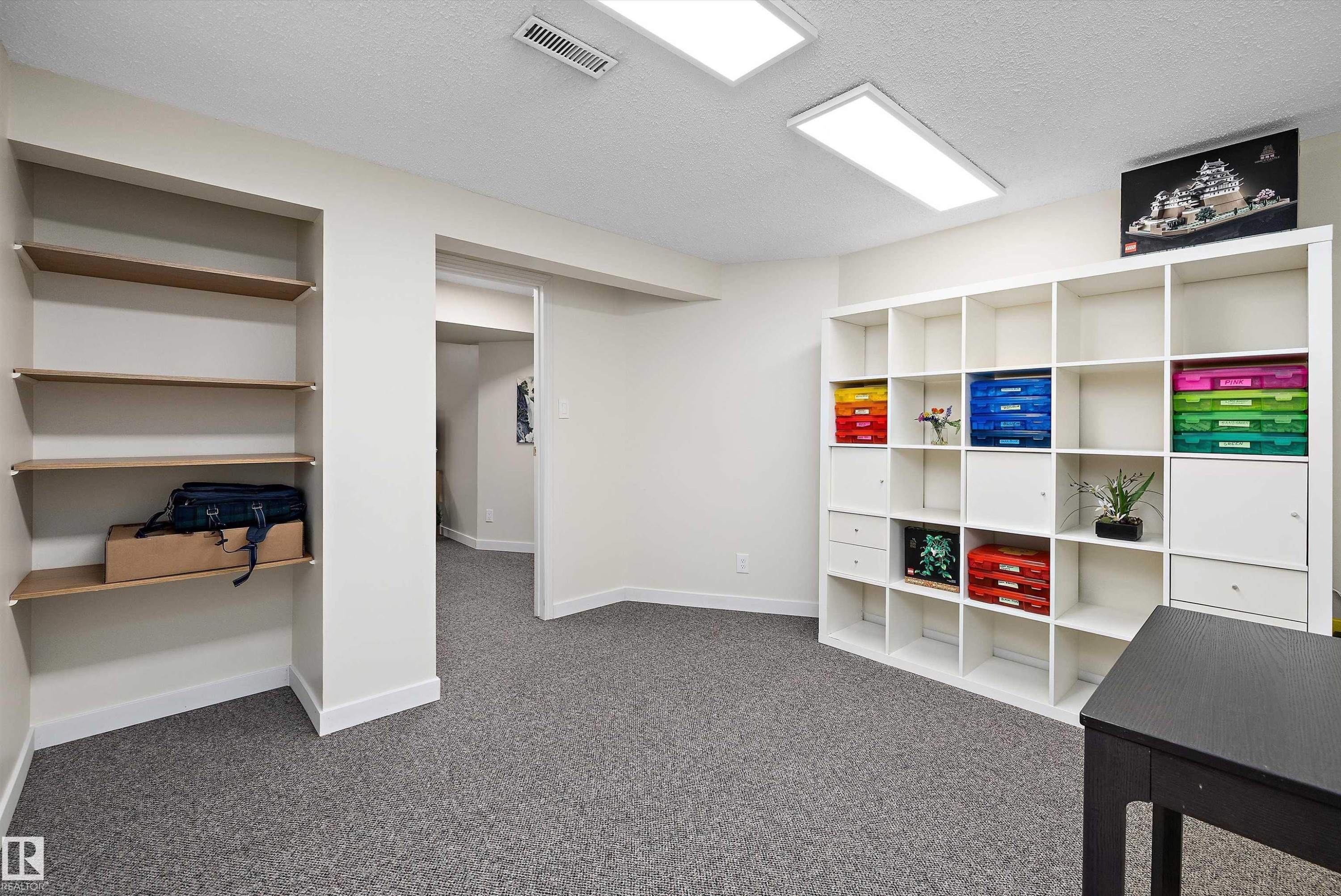 4717 25 Avenue Nw, Edmonton, AB - Indoor