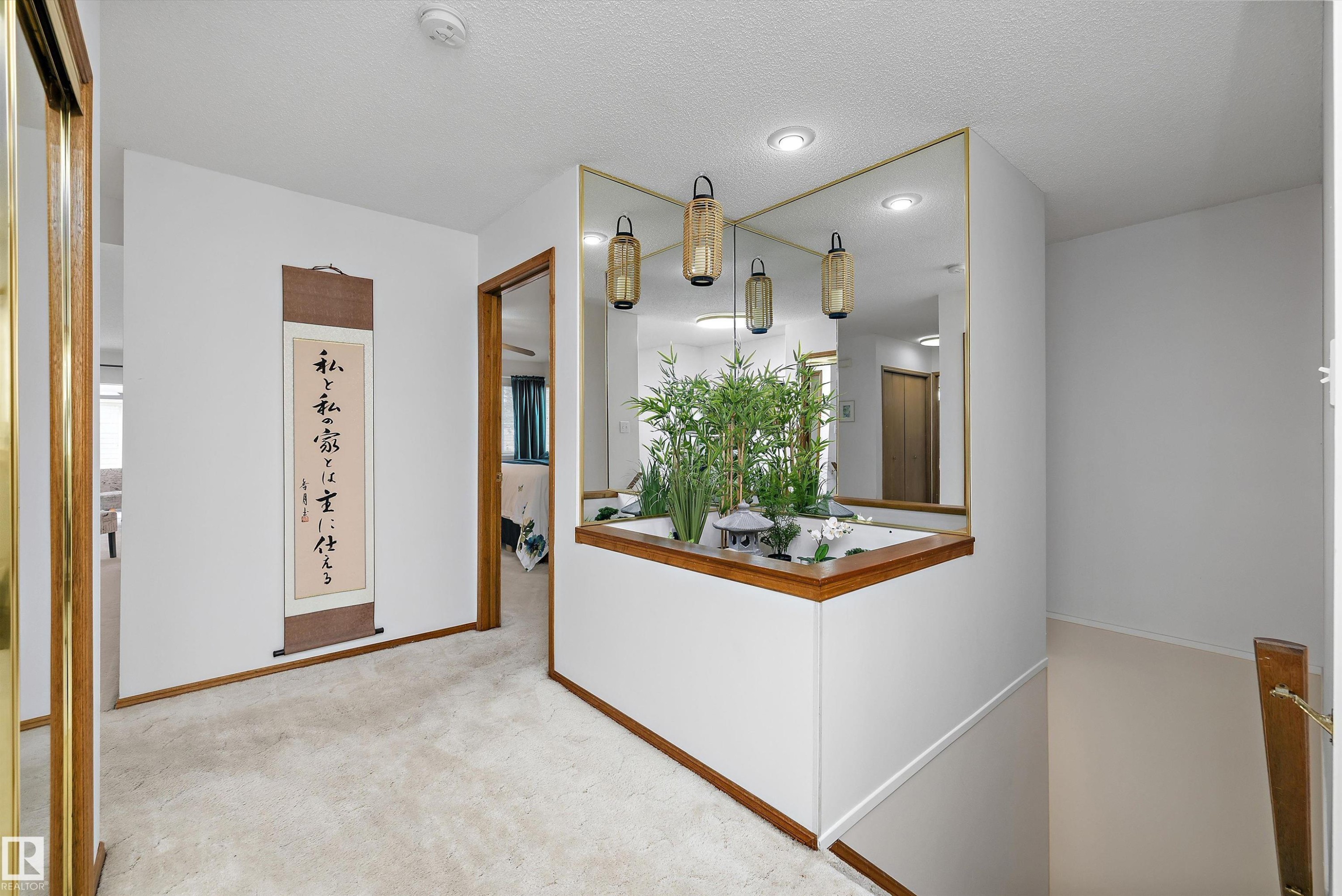 4717 25 Avenue Nw, Edmonton, AB - Indoor Photo Showing Other Room