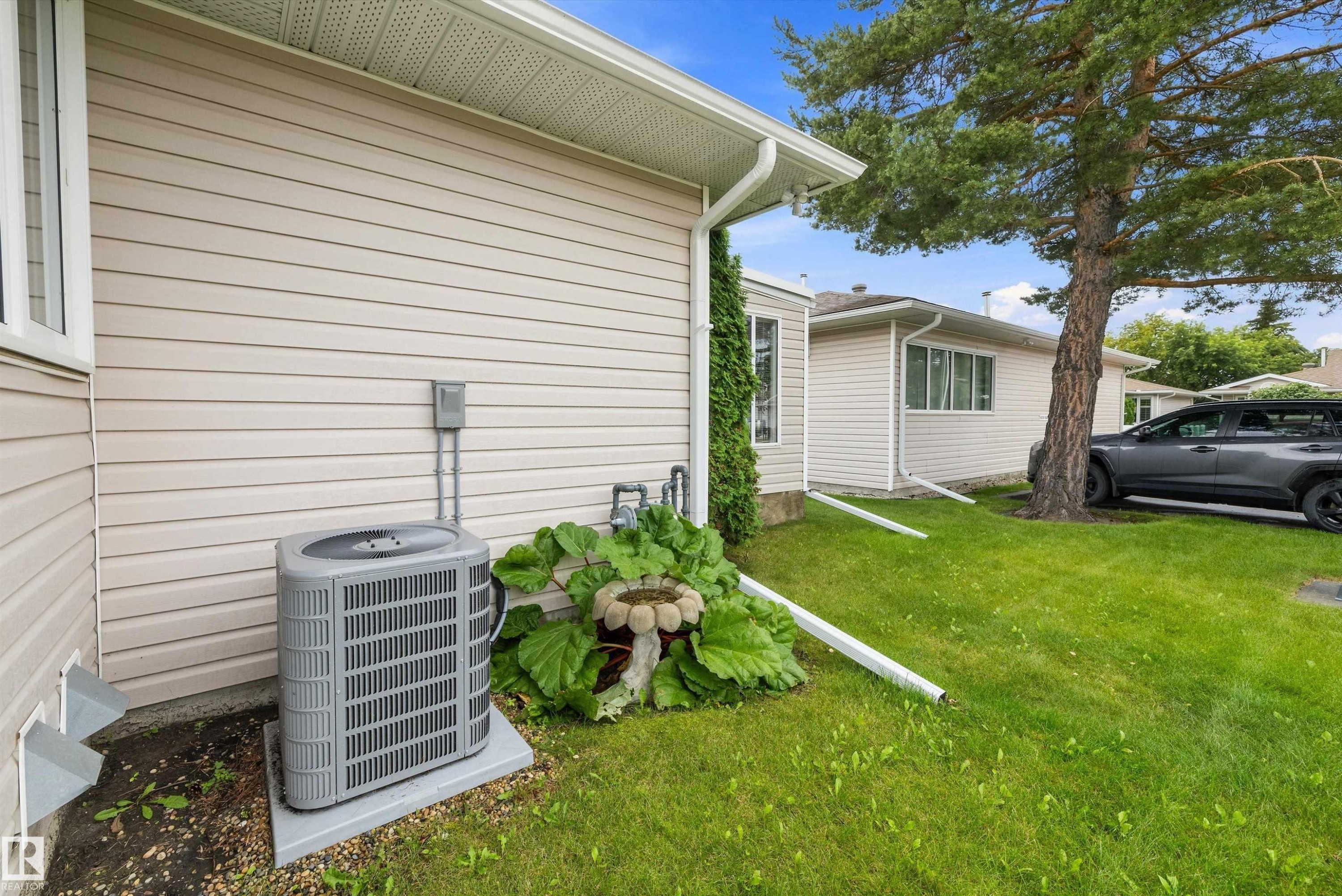 4717 25 Avenue Nw, Edmonton, AB - Outdoor With Exterior