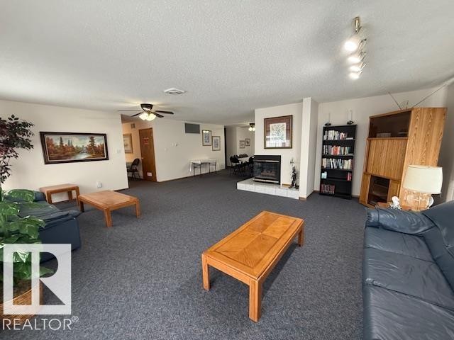 4717 25 Avenue Nw, Edmonton, AB - Indoor