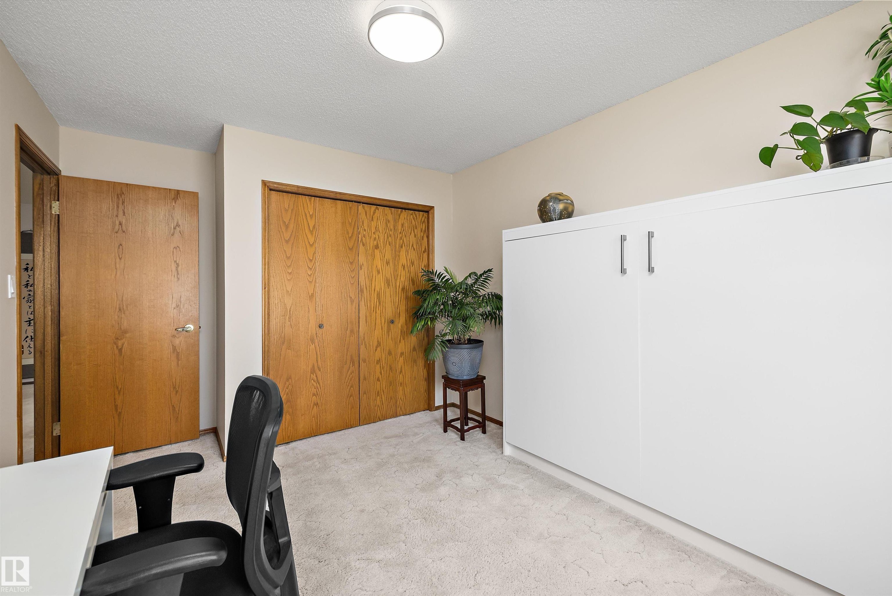 4717 25 Avenue Nw, Edmonton, AB - Indoor Photo Showing Office