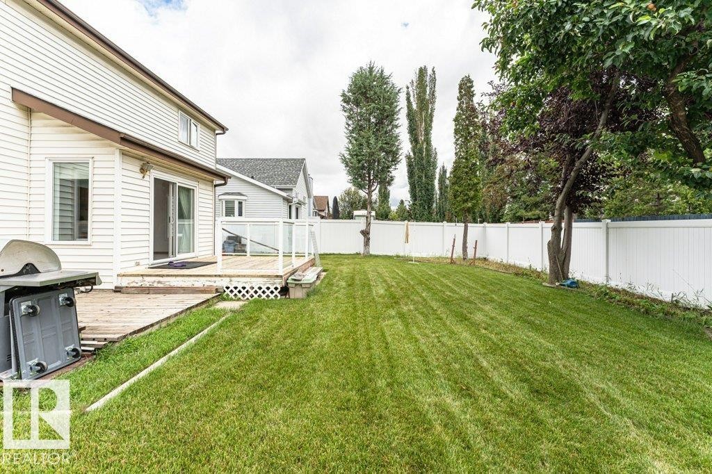 3303 42A Avenue Nw, Edmonton, AB - Outdoor