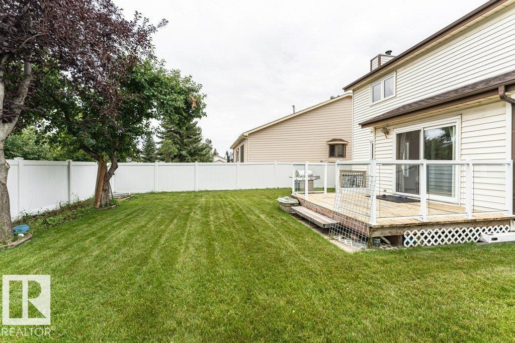 3303 42A Avenue Nw, Edmonton, AB - Outdoor