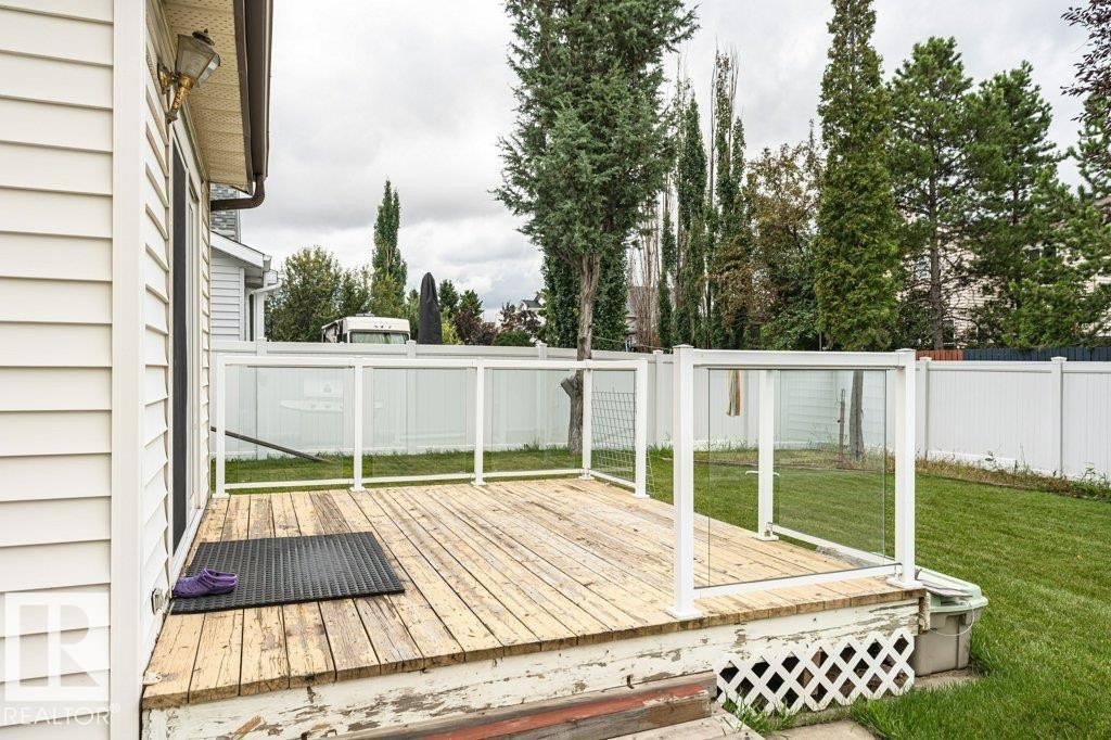 3303 42A Avenue Nw, Edmonton, AB - Outdoor