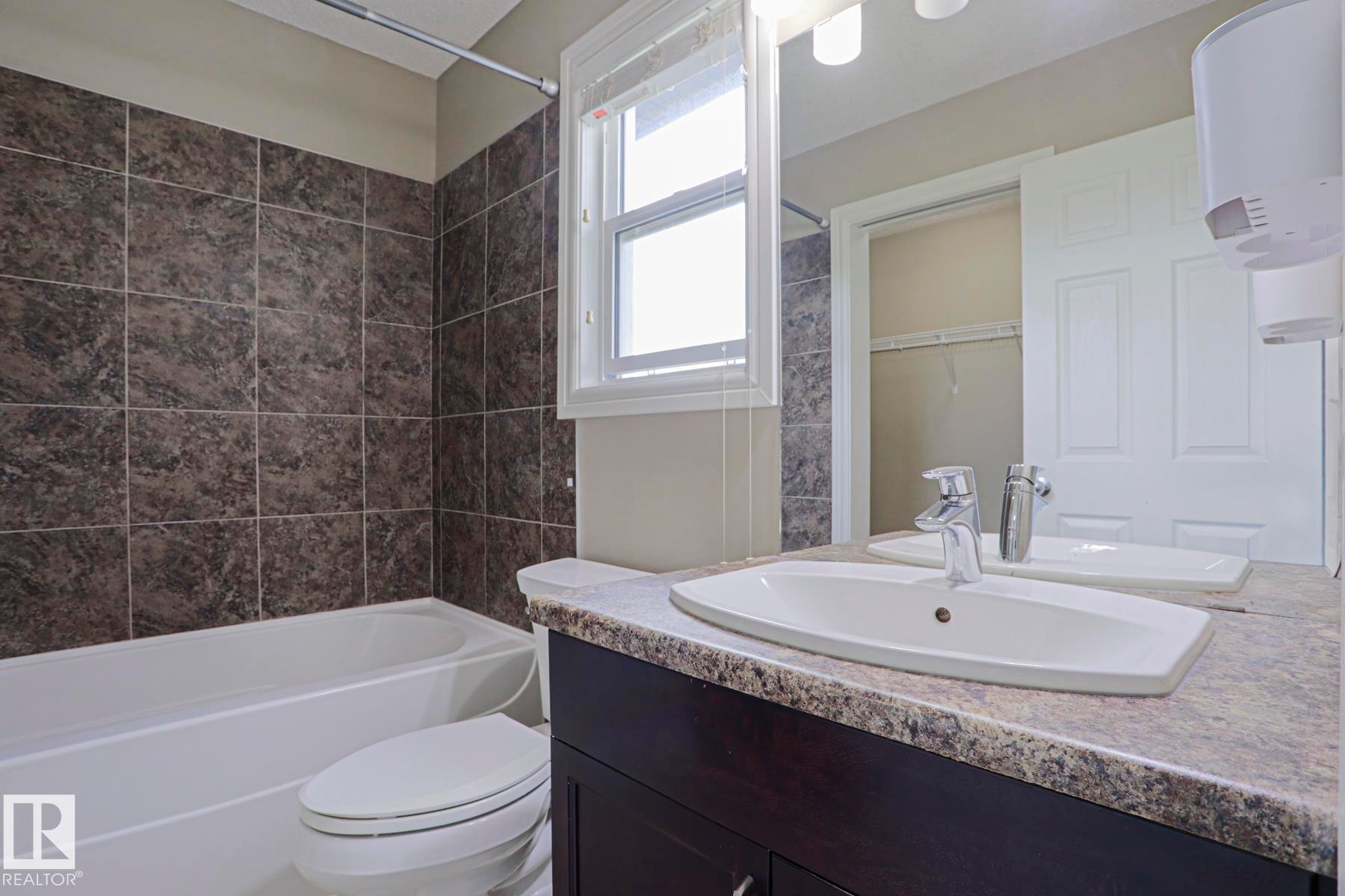 1456 33B Street Nw, Edmonton, AB