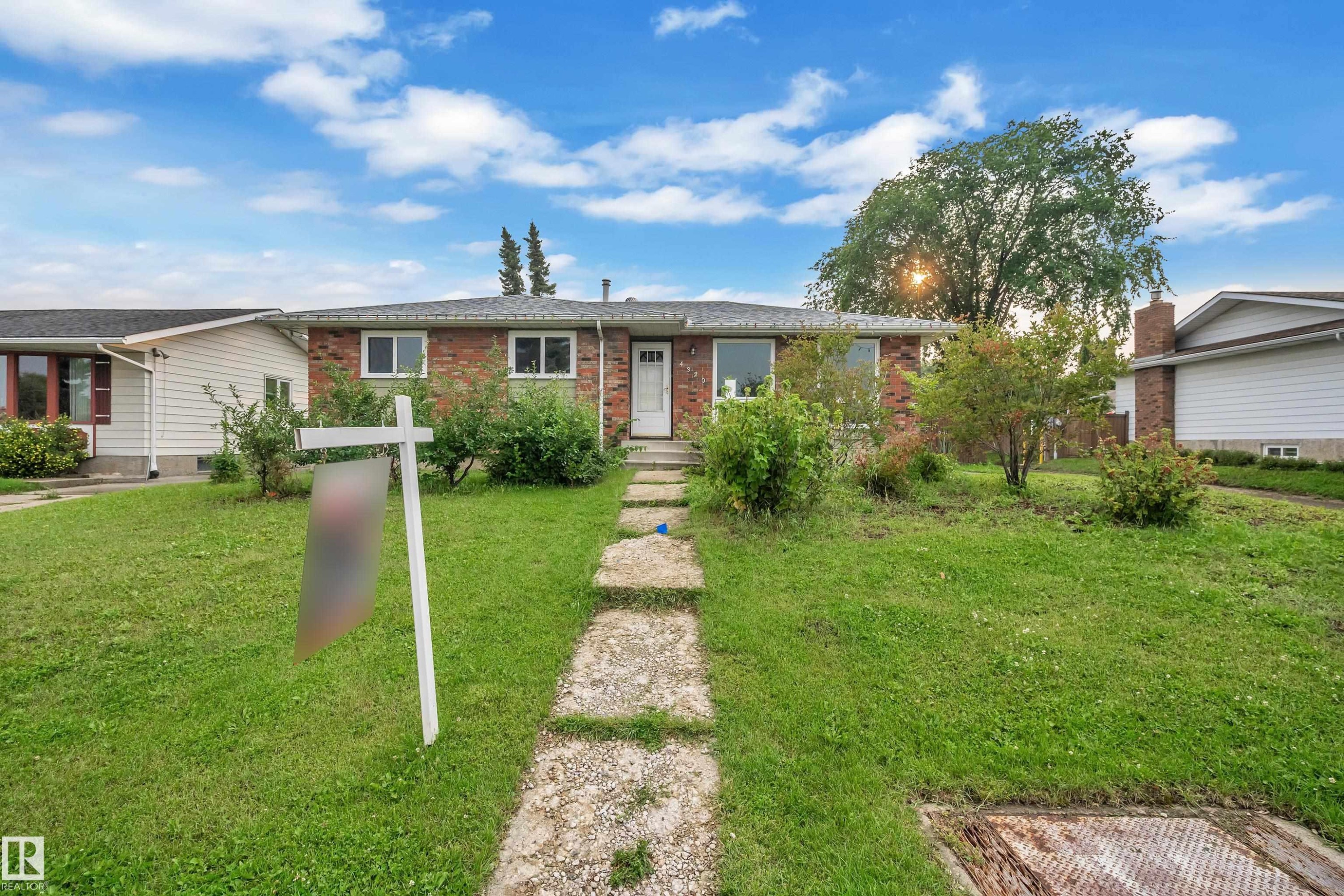 4320 74 Street Nw, Edmonton, AB - Outdoor