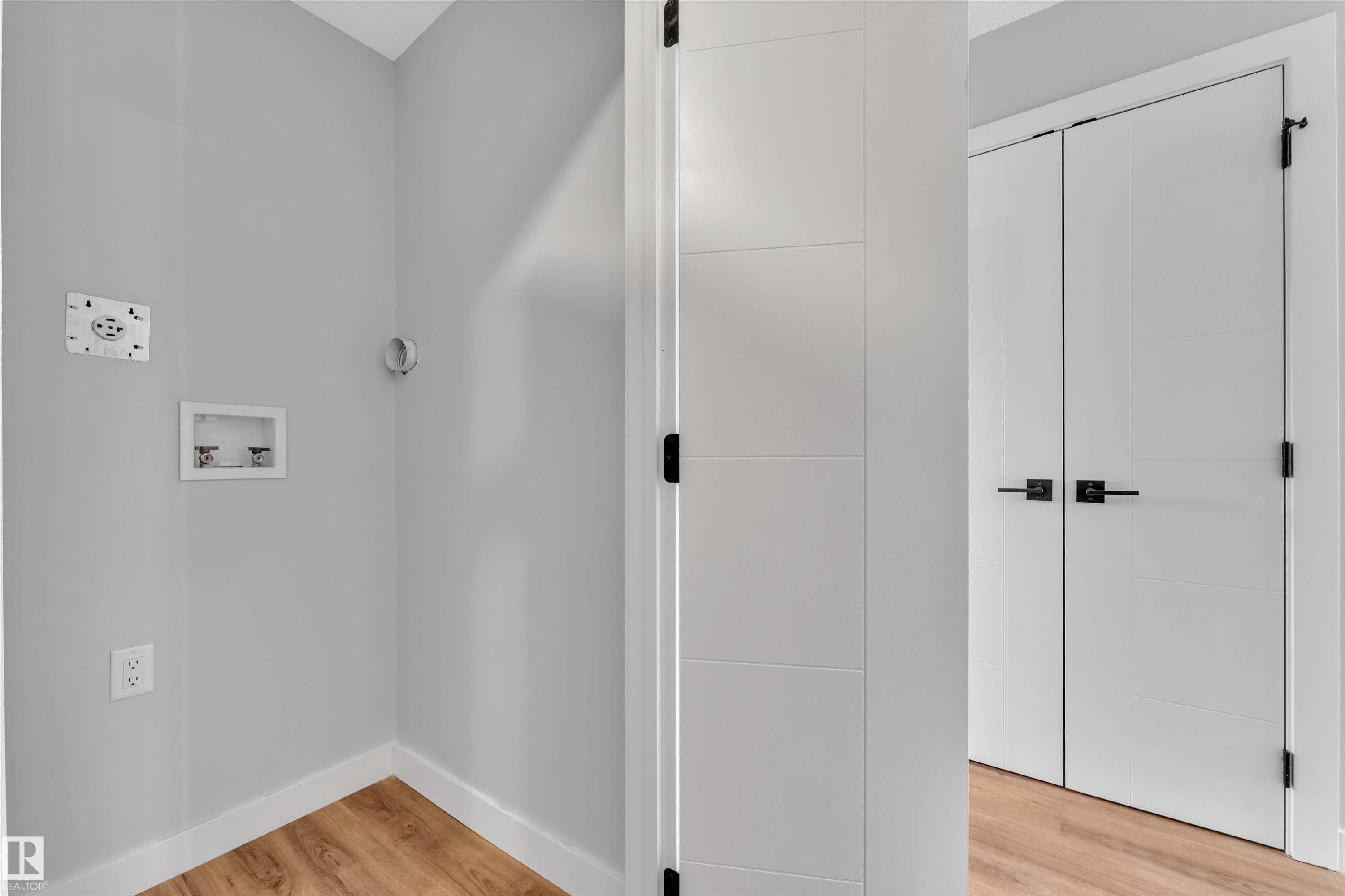 4320 74 Street Nw, Edmonton, AB - Indoor Photo Showing Other Room