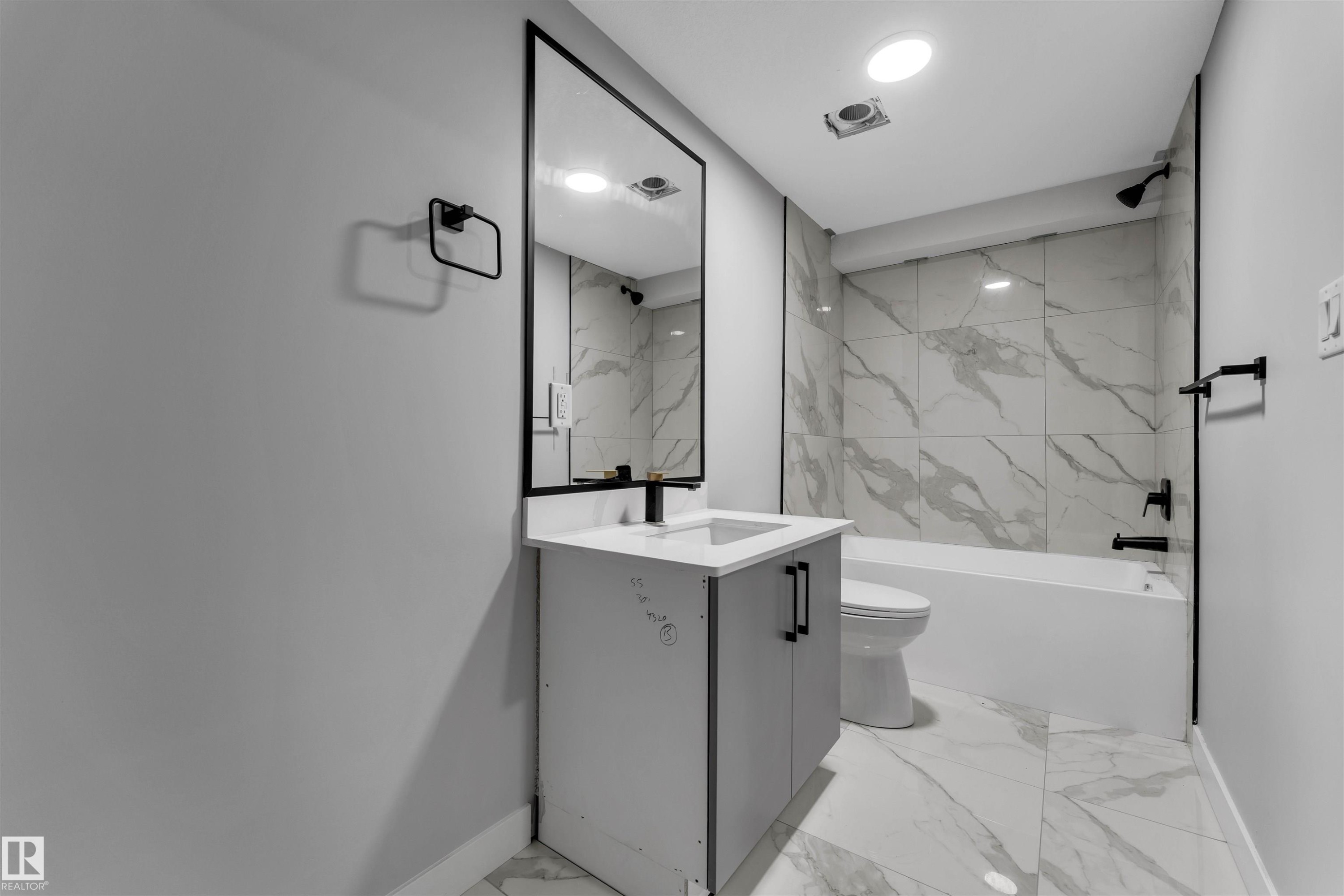 4320 74 Street Nw, Edmonton, AB - Indoor Photo Showing Bathroom