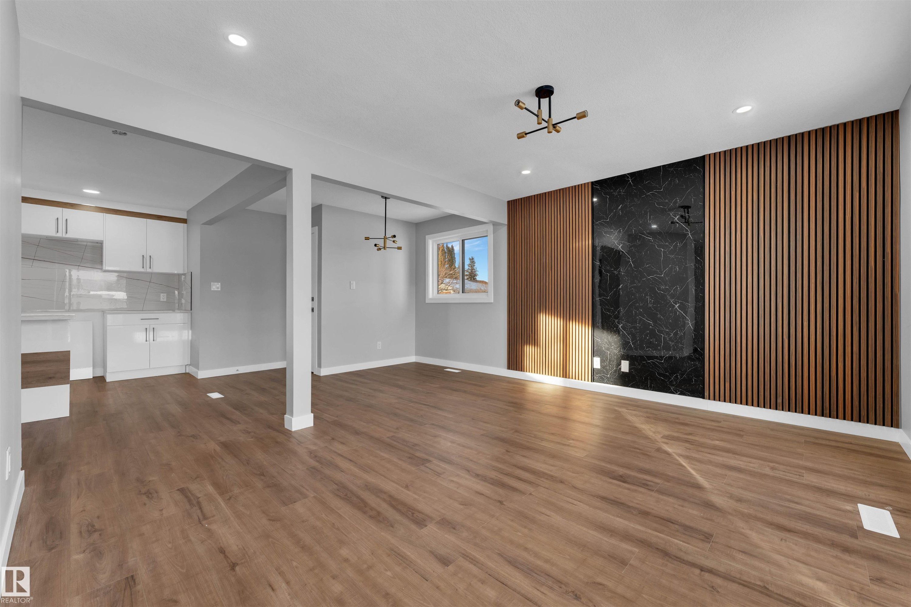 4320 74 Street Nw, Edmonton, AB - Indoor Photo Showing Other Room
